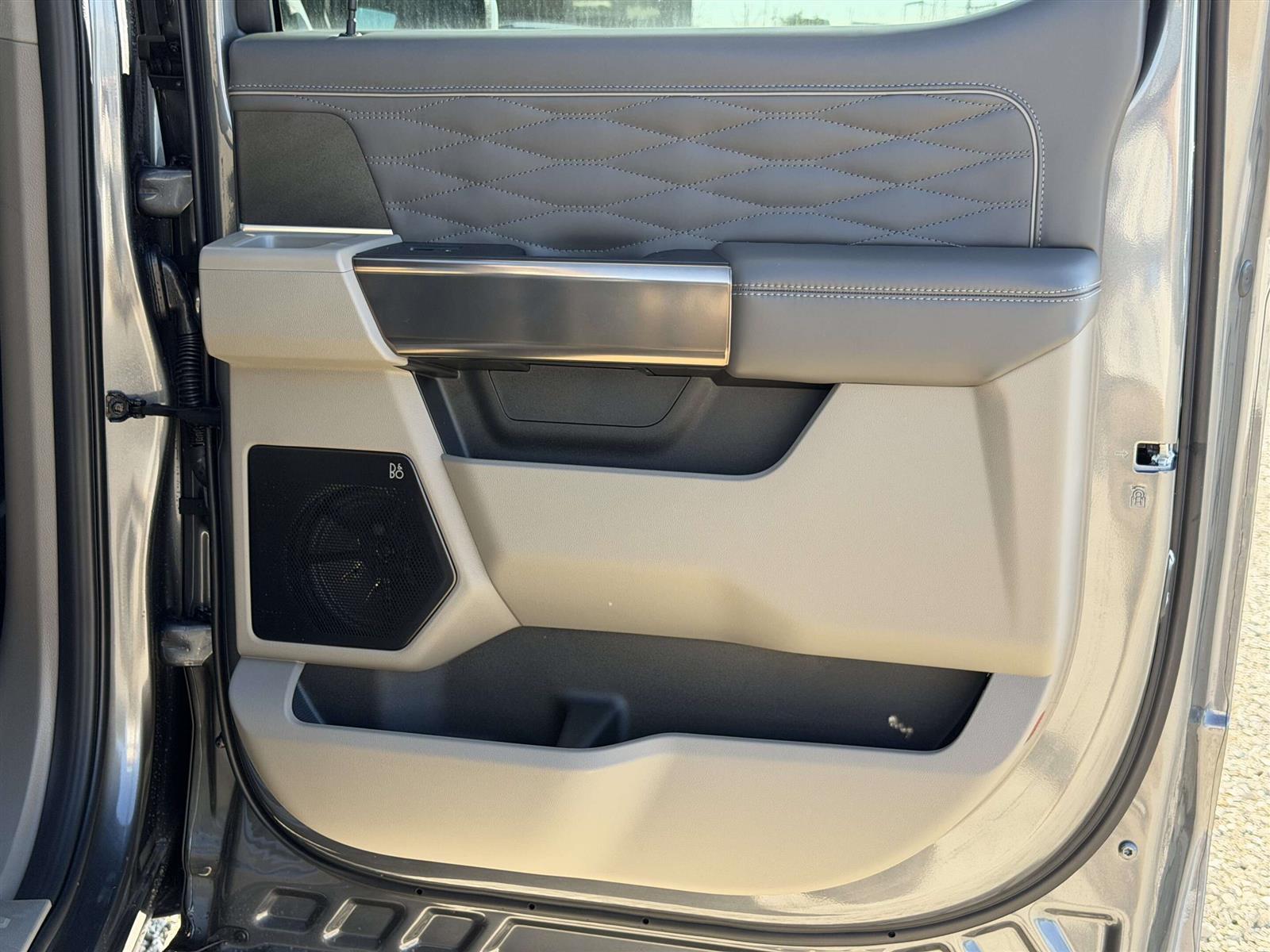2026 Ford F-150 Platinum | TOW/HAUL PACKAGE | TWIN PANEL MOONROOF - Thumbnail 30