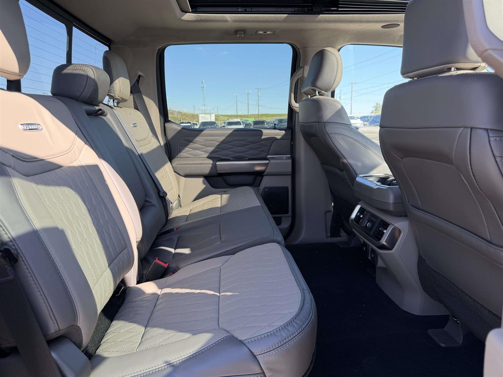 2026 Ford F-150 Platinum | TOW/HAUL PACKAGE | TWIN PANEL MOONROOF - Thumbnail 31