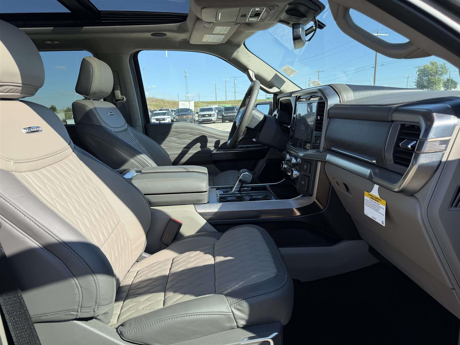 2026 Ford F-150 Platinum | TOW/HAUL PACKAGE | TWIN PANEL MOONROOF - Thumbnail 33