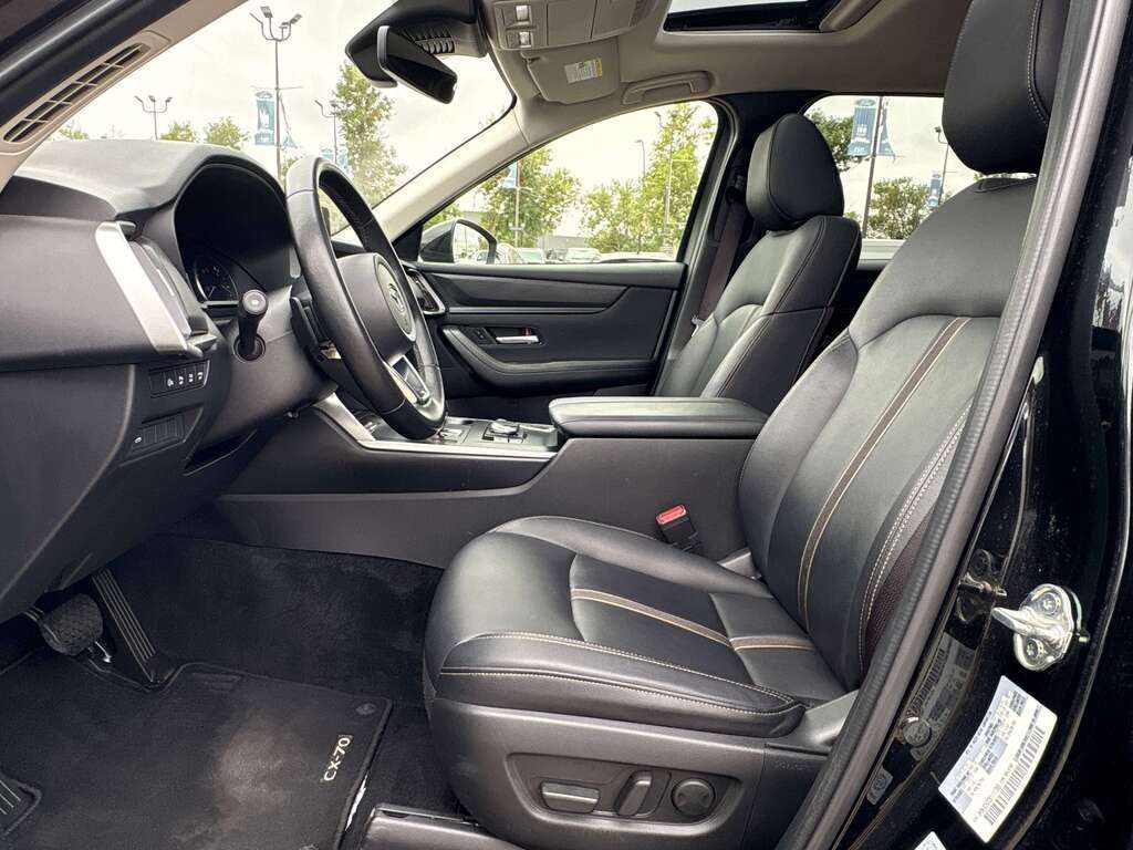 2025 Mazda CX-70 MHEV GS-L AWD | HEATED LEATHER | SUNROOF | LANE KEEP - Thumbnail 17