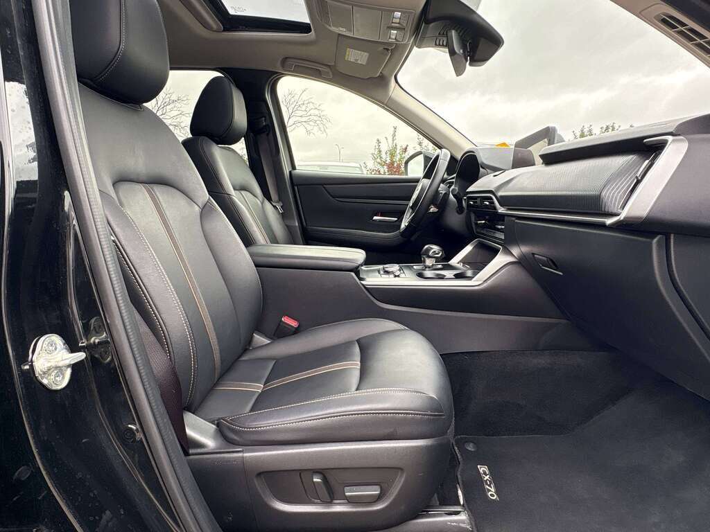 2025 Mazda CX-70 MHEV GS-L AWD | HEATED LEATHER | SUNROOF | LANE KEEP - Thumbnail 34