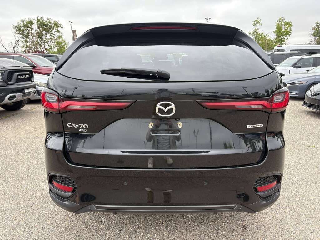 2025 Mazda CX-70 MHEV GS-L AWD | HEATED LEATHER | SUNROOF | LANE KEEP - Thumbnail 9