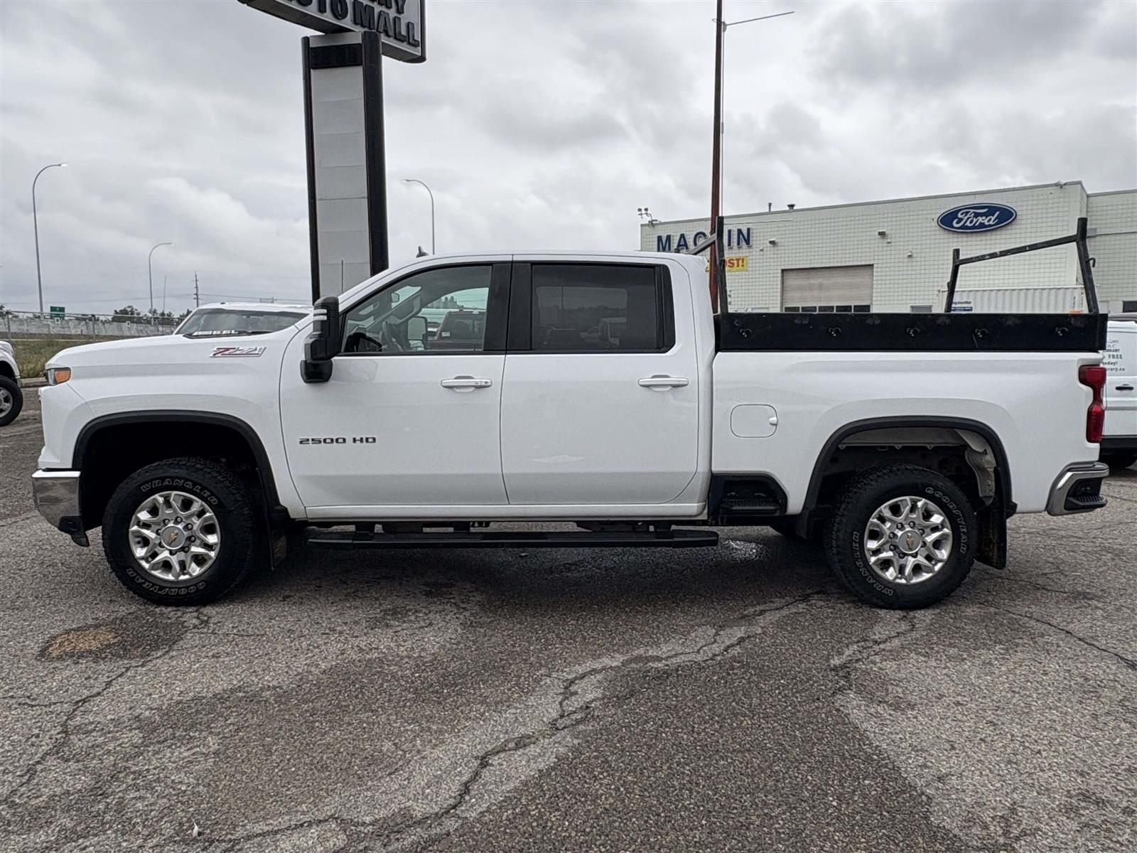 2024 Chevrolet Silverado 2500 LT - Thumbnail 9