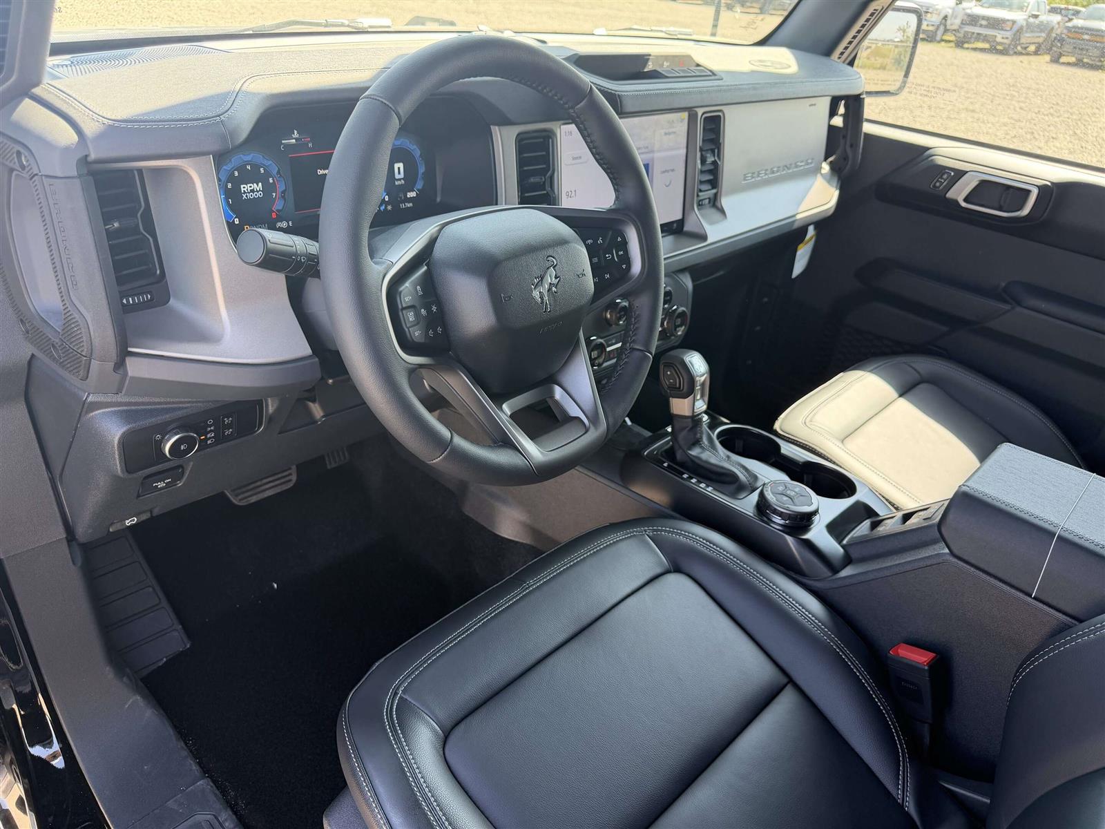 2026 Ford Bronco Outer Banks | 314A: HIGH/LUX PACKAGE | HARD TOP - Thumbnail 14