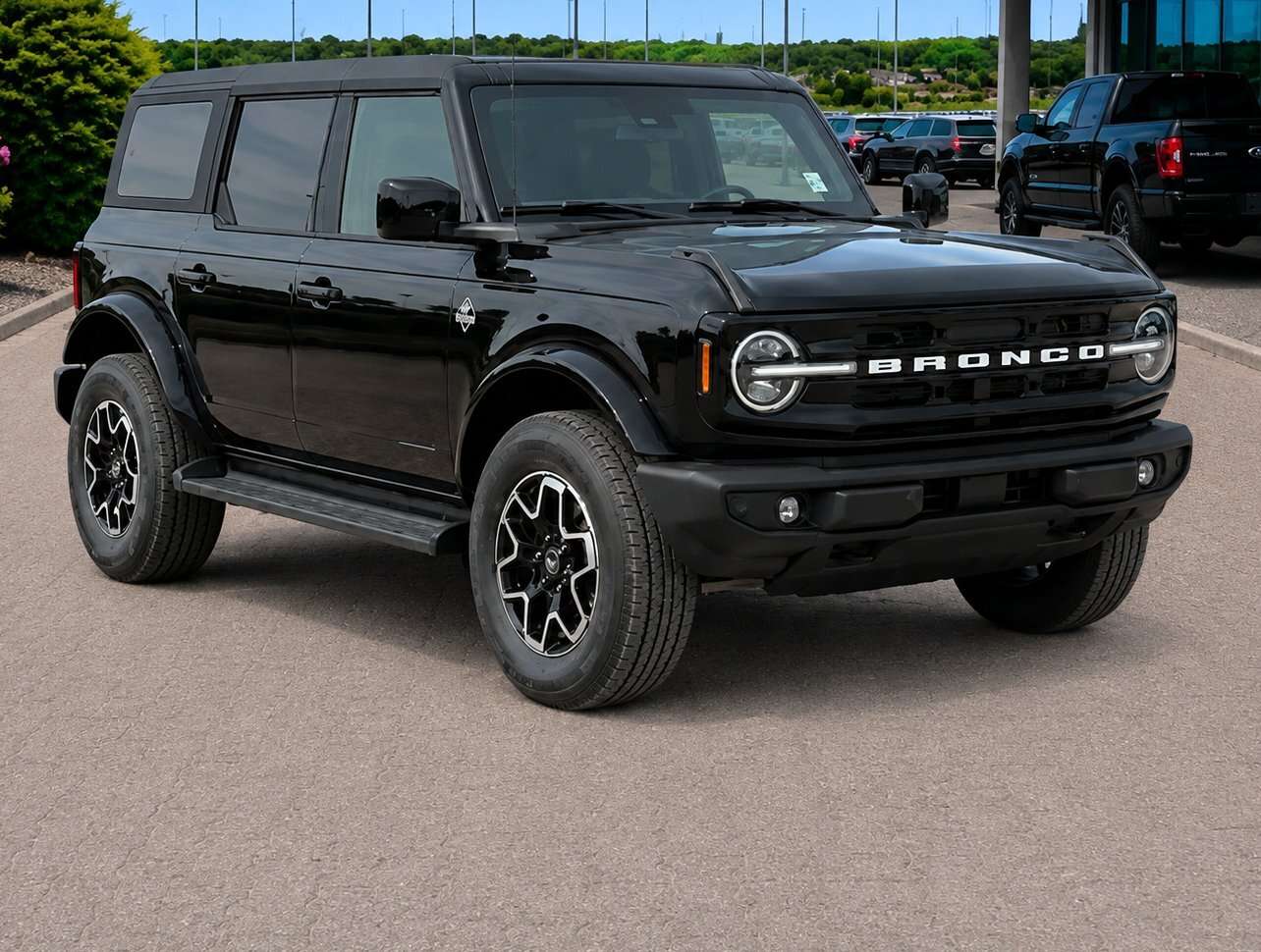 2026 Ford Bronco Outer Banks | 314A: HIGH/LUX PACKAGE | HARD TOP - Thumbnail 2