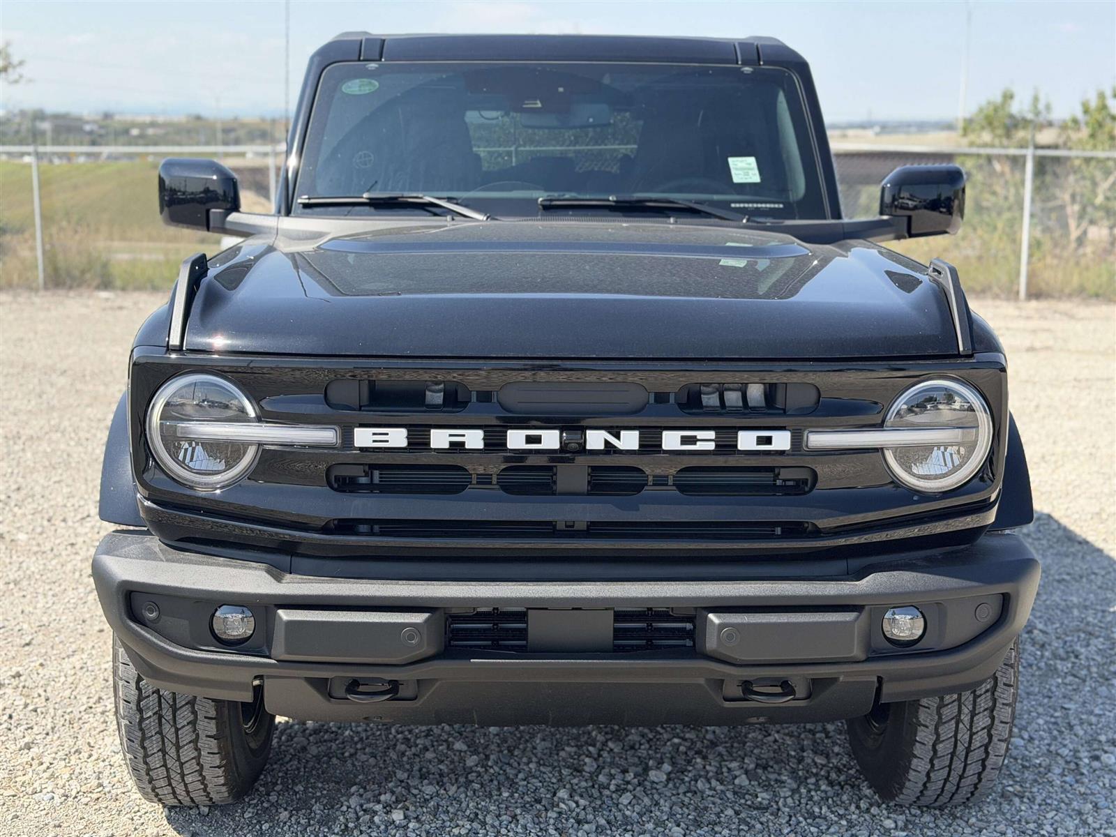 2026 Ford Bronco Outer Banks | 314A: HIGH/LUX PACKAGE | HARD TOP - Thumbnail 4