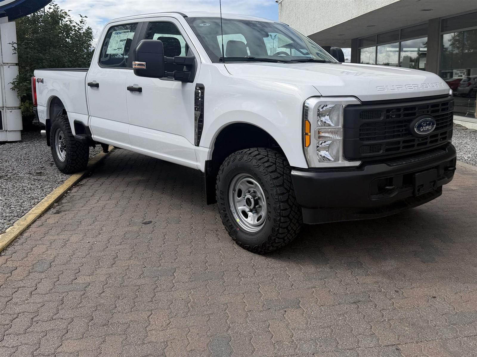 2026 Ford F-250 XL | 600A: OFF-ROAD PACKAGE | DRIVER ASSIST PACKAG - Thumbnail 2