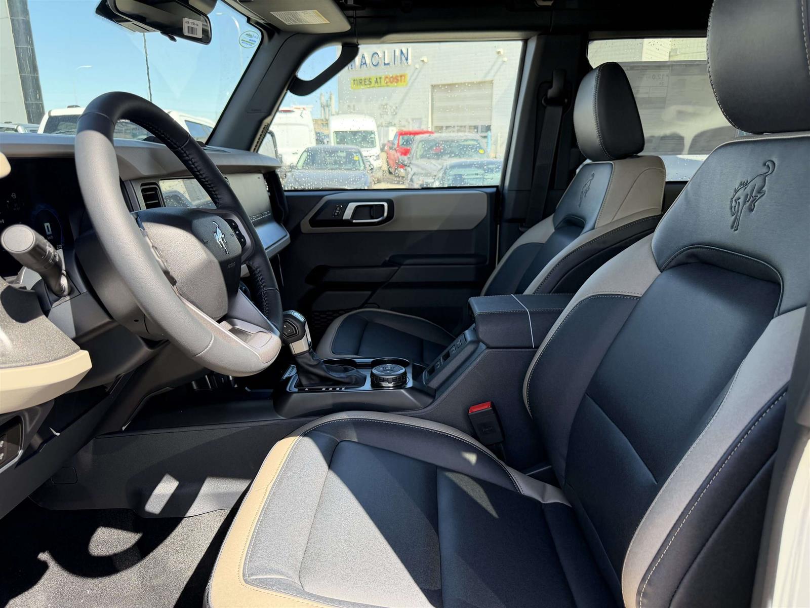 2026 Ford Bronco Outer Banks | 314A: HIGH/LUX PACKAGE | HARD TOP - Thumbnail 14