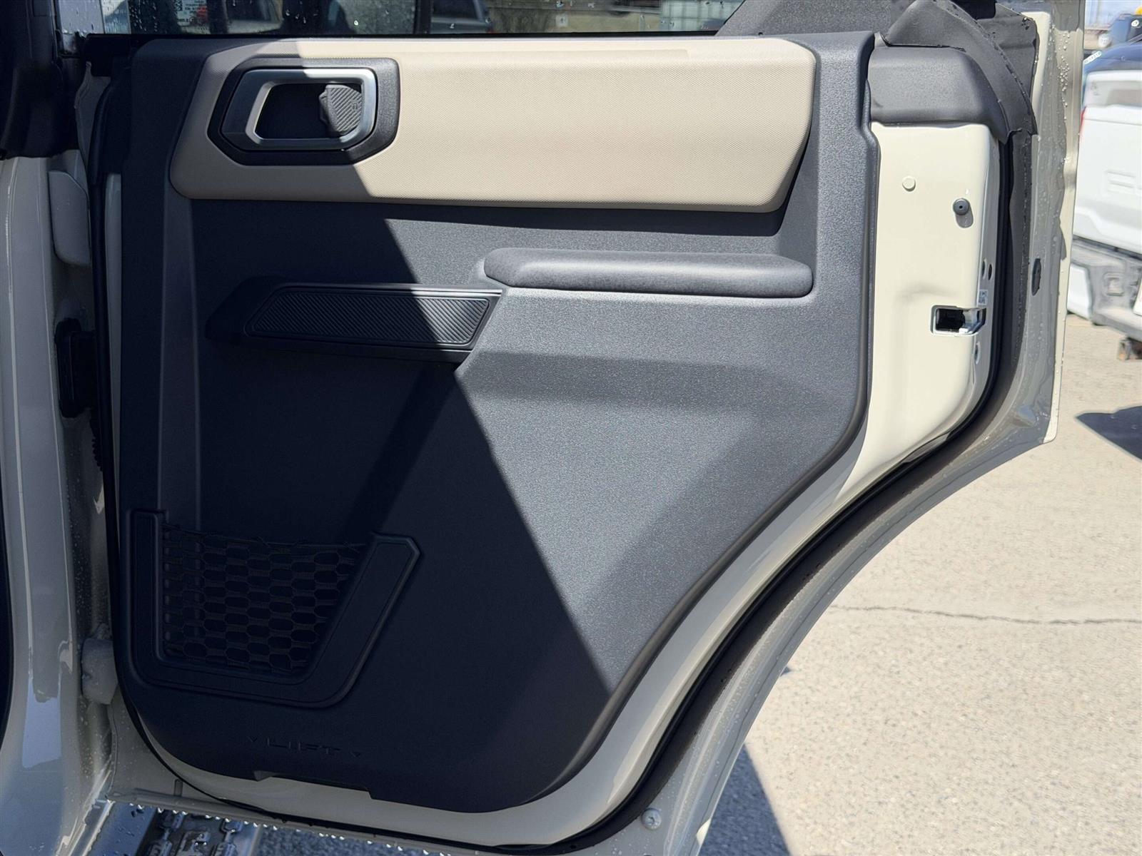 2026 Ford Bronco Outer Banks | 314A: HIGH/LUX PACKAGE | HARD TOP - Thumbnail 27