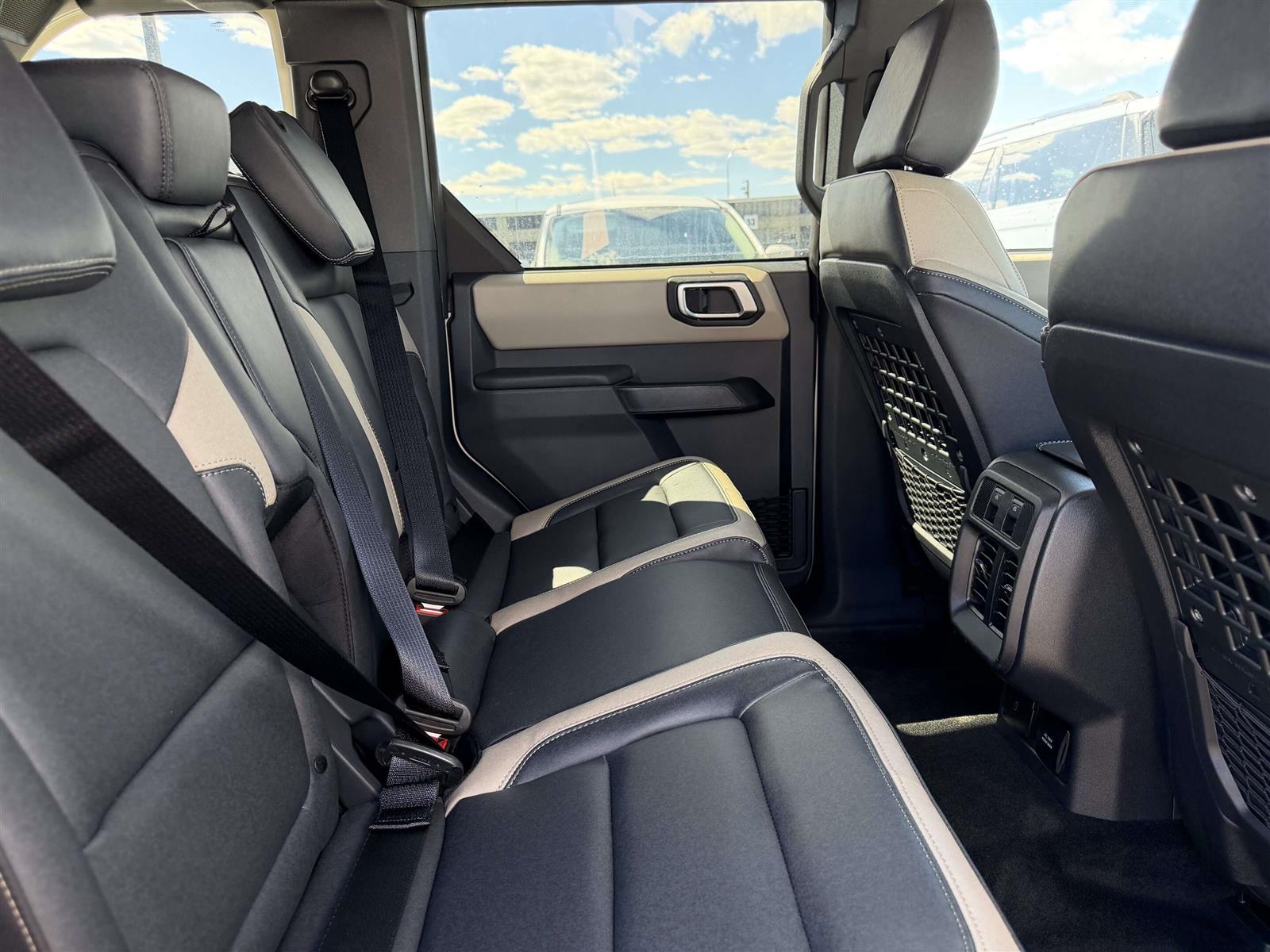 2026 Ford Bronco Outer Banks | 314A: HIGH/LUX PACKAGE | HARD TOP - Thumbnail 28
