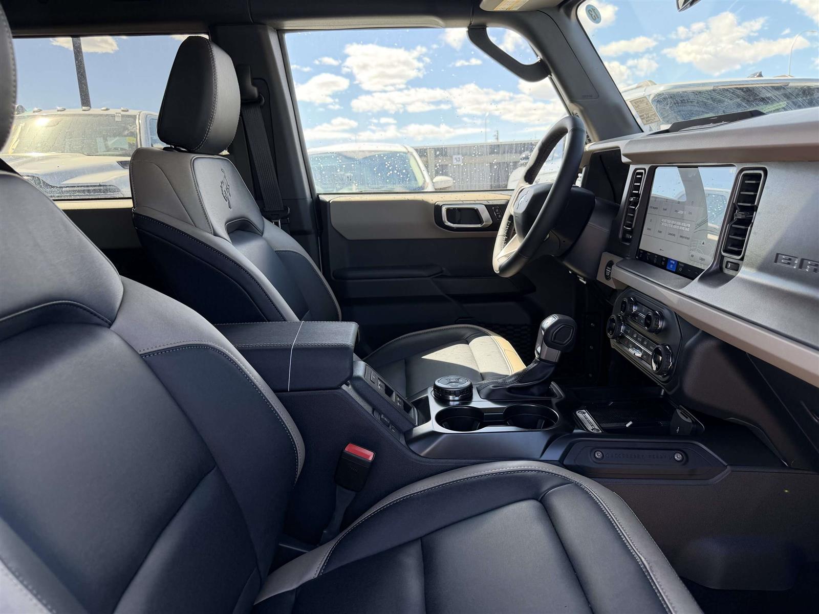 2026 Ford Bronco Outer Banks | 314A: HIGH/LUX PACKAGE | HARD TOP - Thumbnail 30