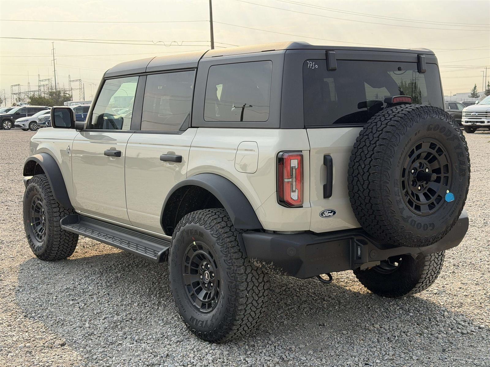 2026 Ford Bronco Outer Banks | 314A: HIGH/LUX PACKAGE | HARD TOP - Thumbnail 7