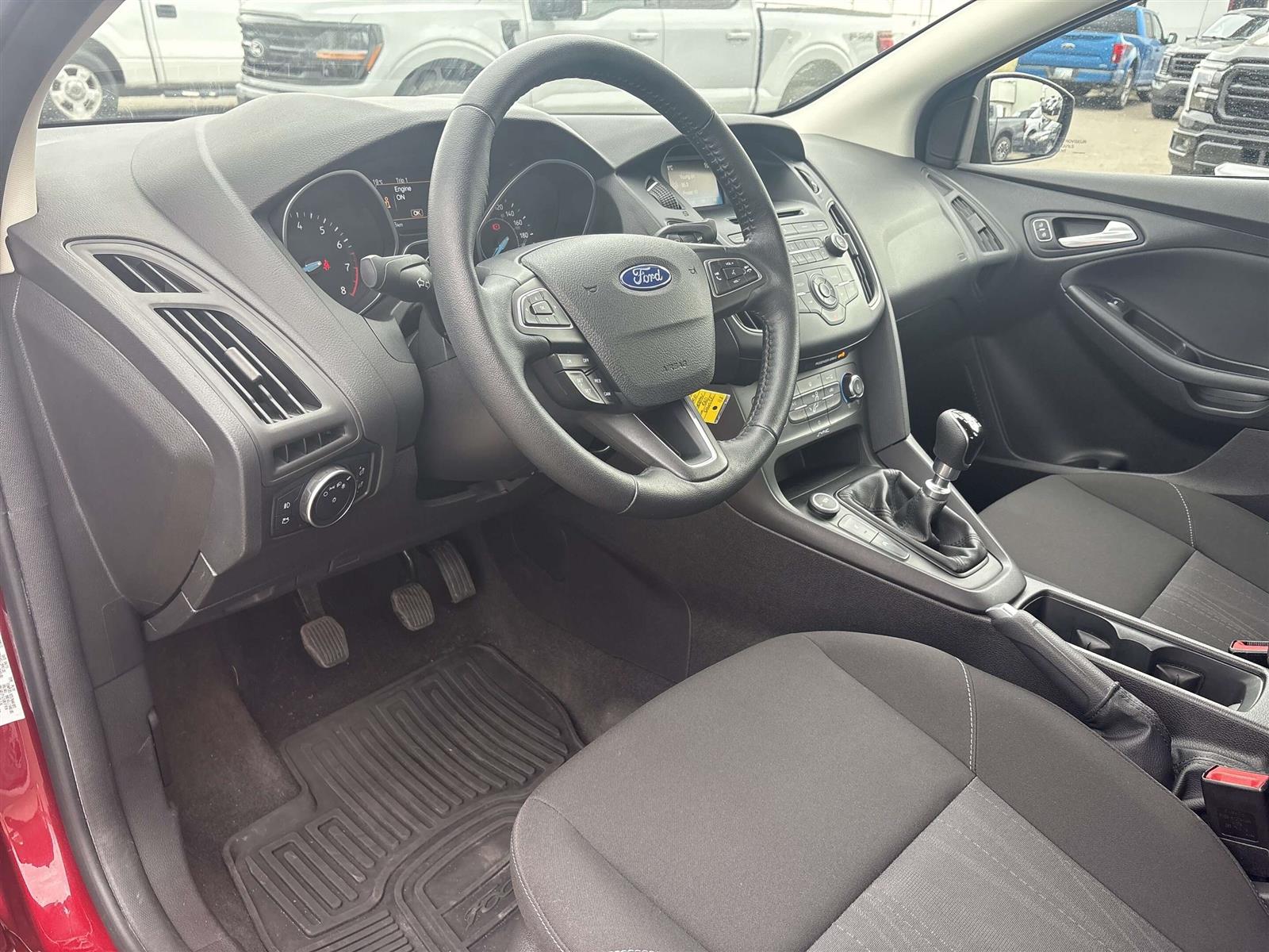 2015 Ford Focus SE - Thumbnail 18