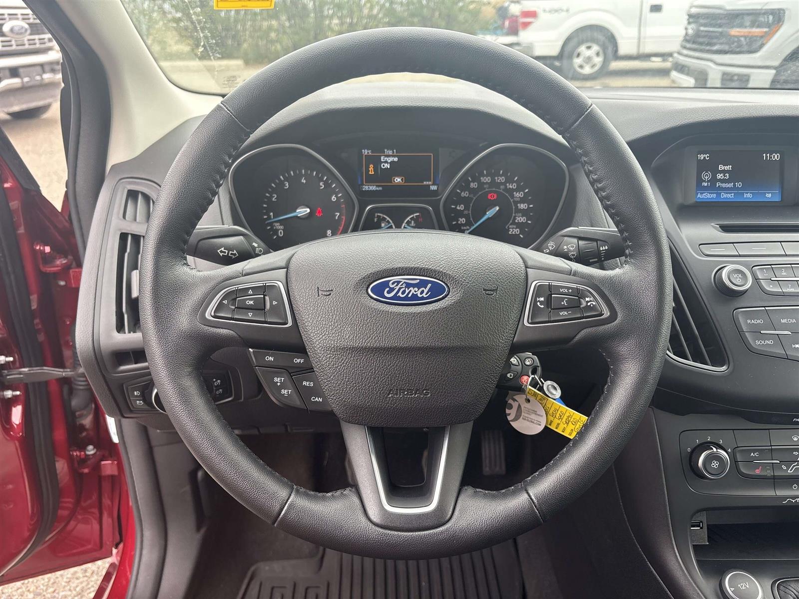 2015 Ford Focus SE - Thumbnail 19