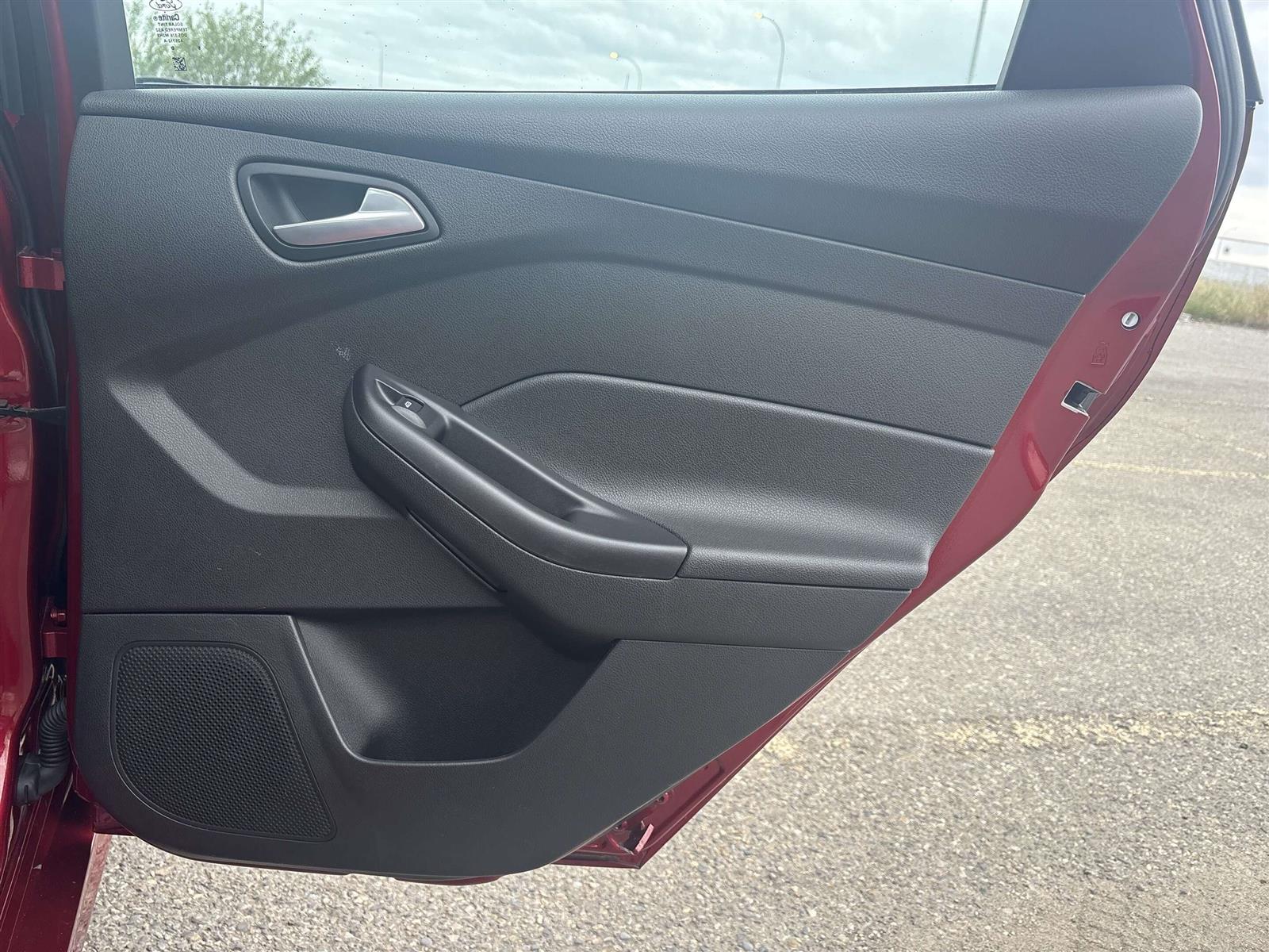 2015 Ford Focus SE - Thumbnail 28