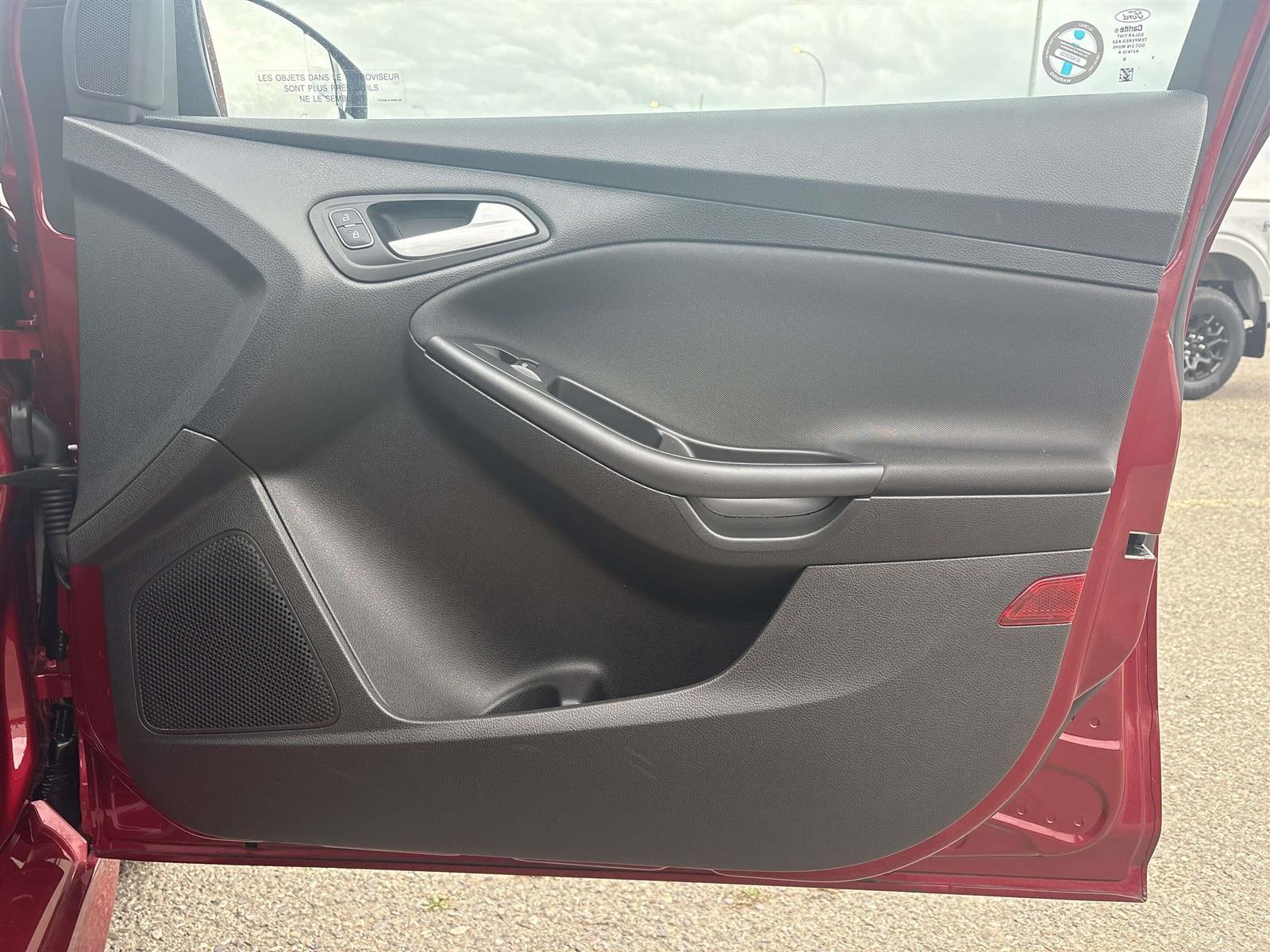 2015 Ford Focus SE - Thumbnail 30