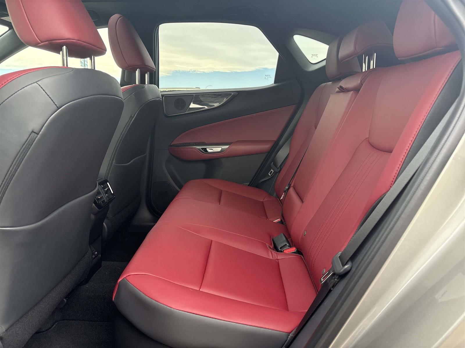 2025 Lexus NX 350h AWD - Thumbnail 30