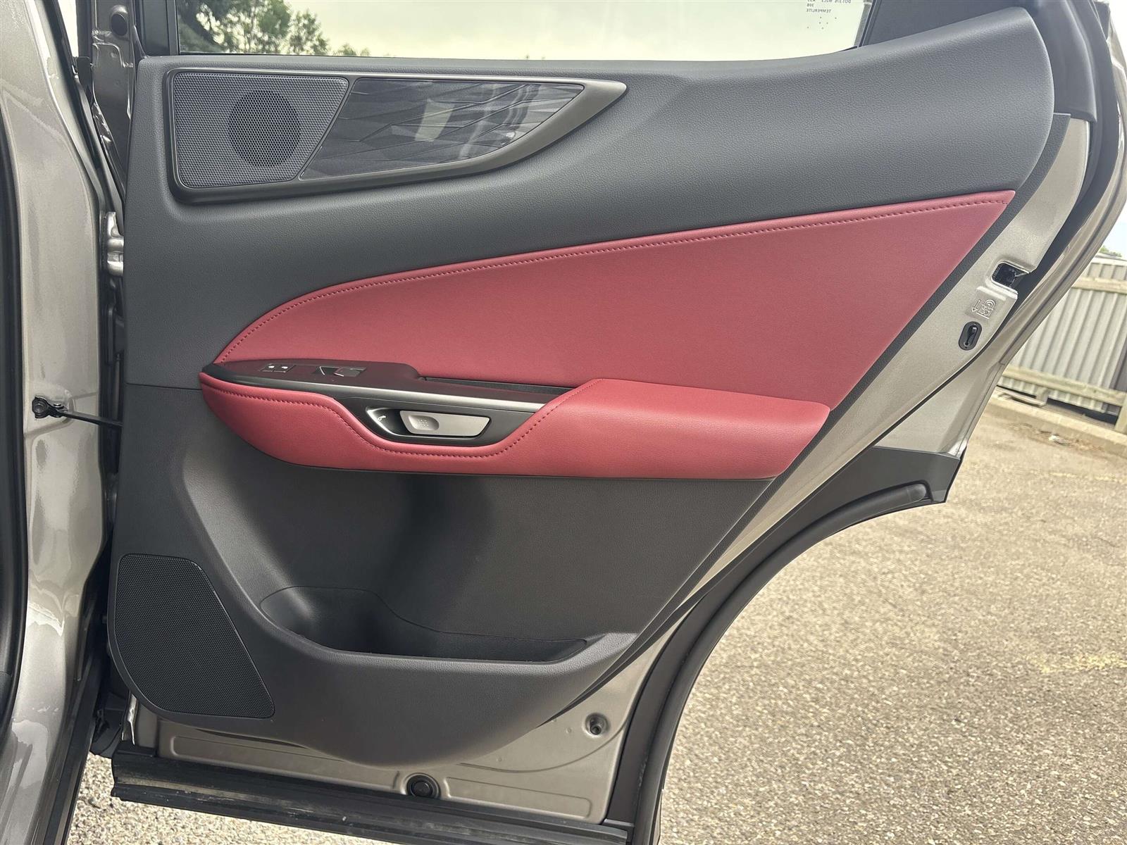 2025 Lexus NX 350h AWD - Thumbnail 31