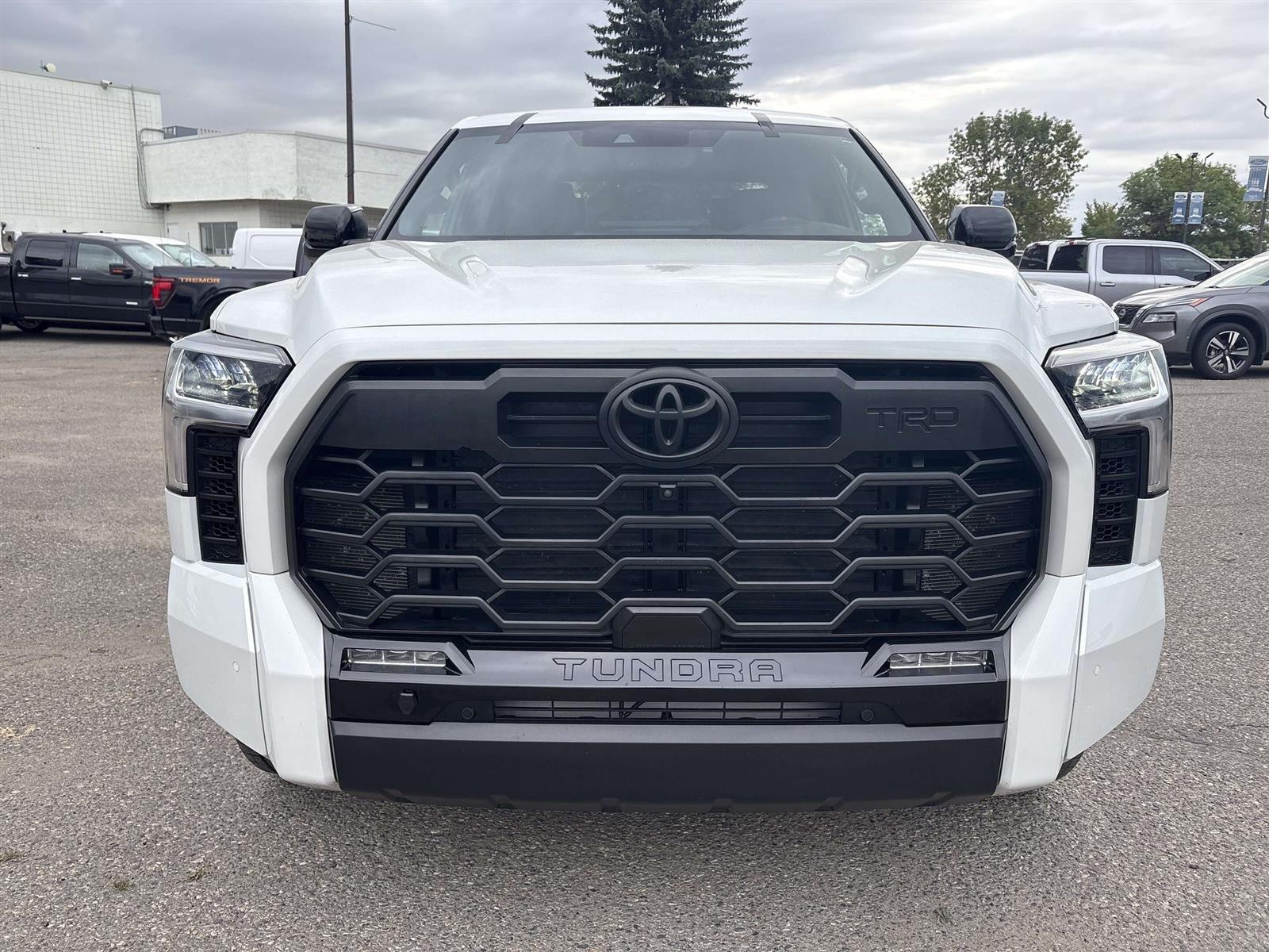 2026 Toyota Tundra LIMITED - Thumbnail 4