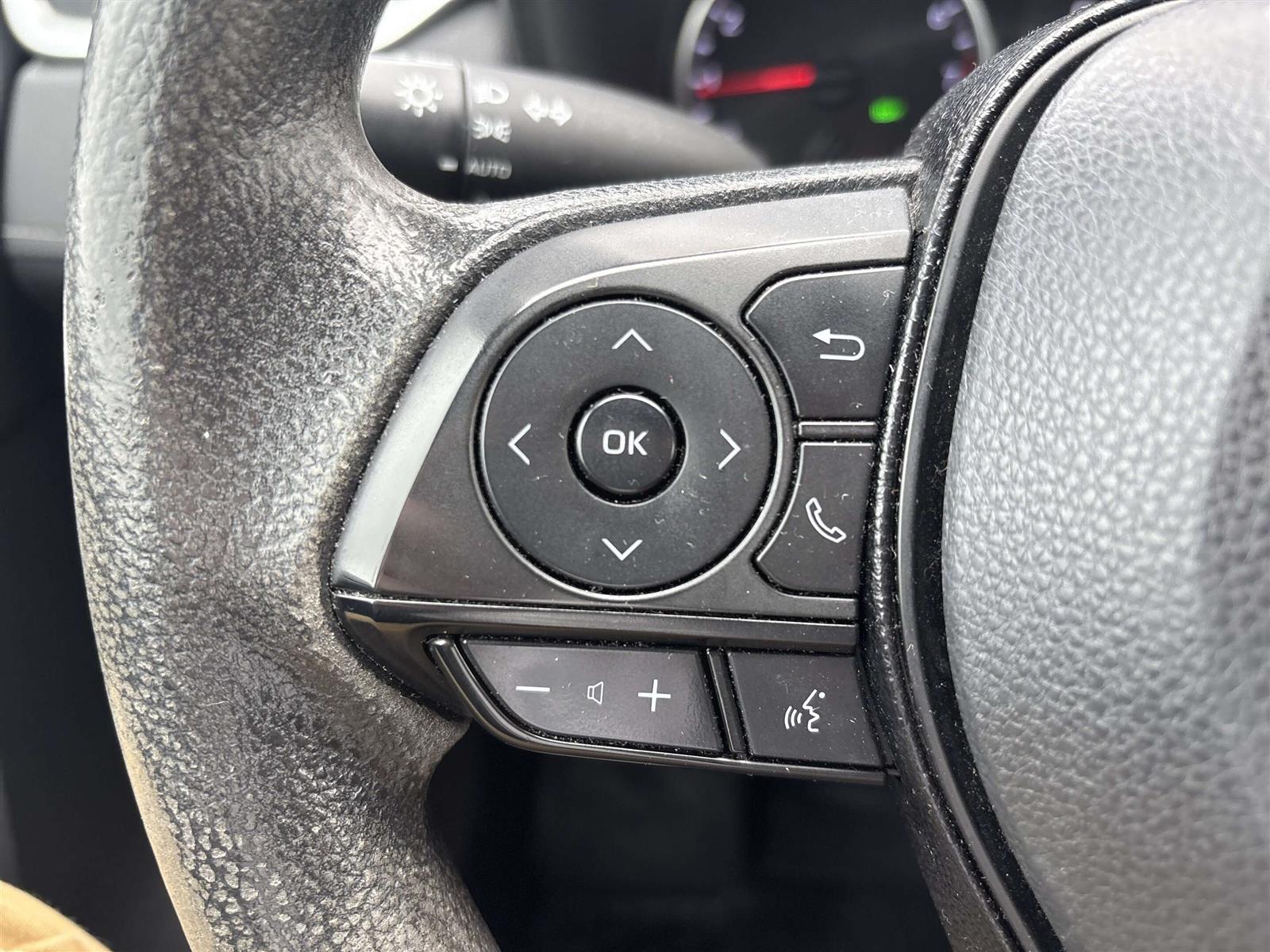 2019 Toyota RAV4 LE UPGRADE AWD | HEATED SEATS | ROOF RACK - Thumbnail 17