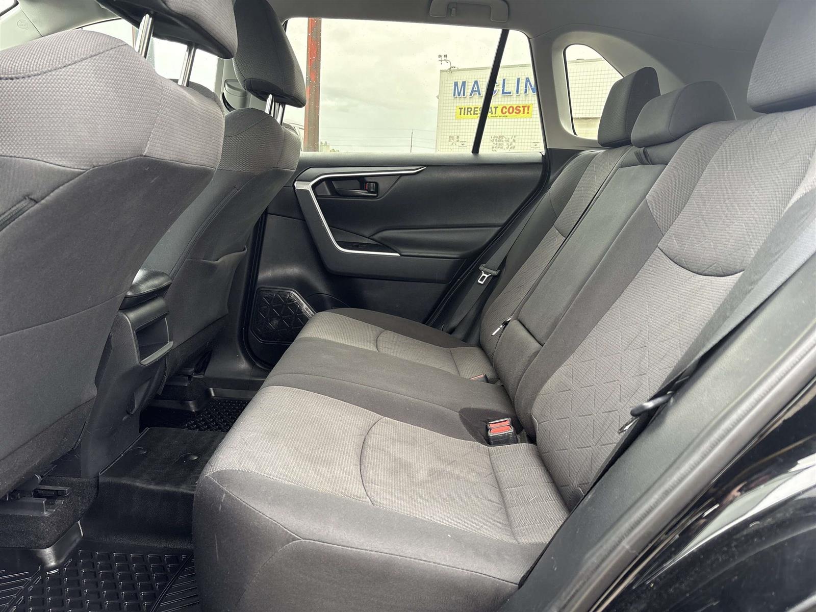 2019 Toyota RAV4 LE UPGRADE AWD | HEATED SEATS | ROOF RACK - Thumbnail 25