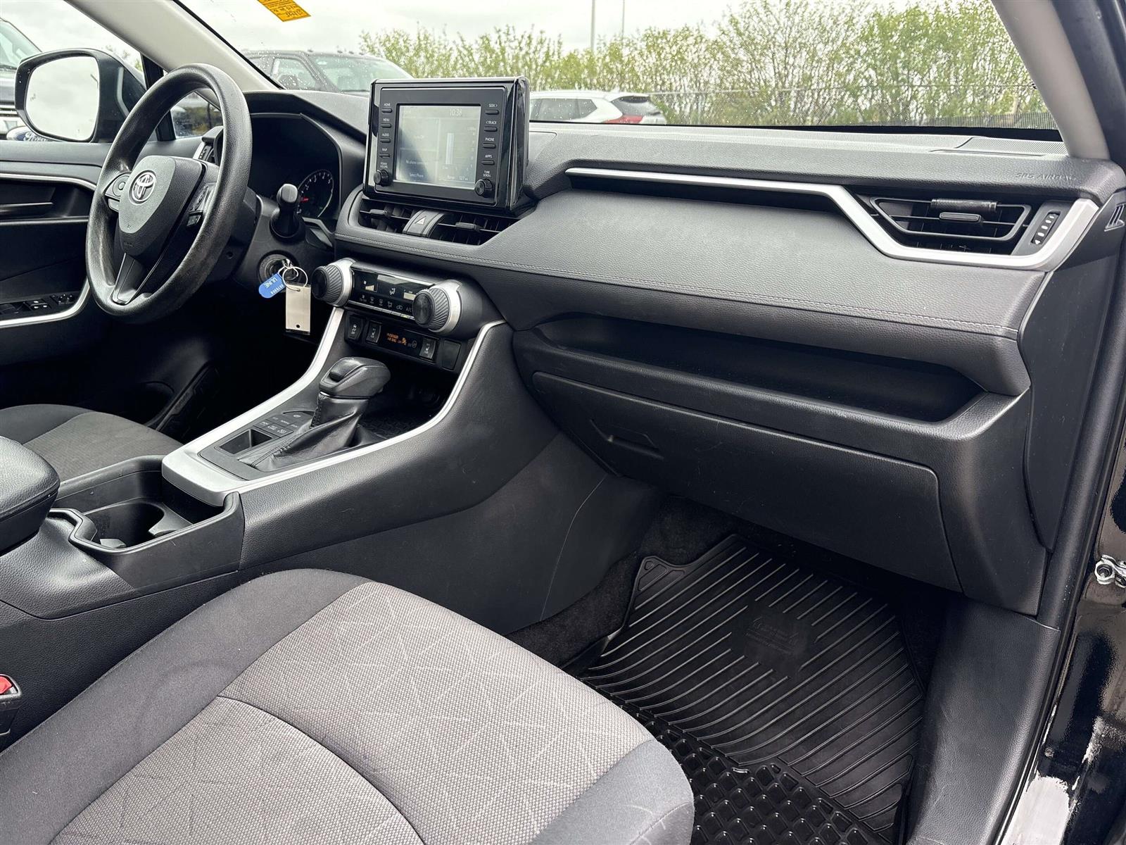 2019 Toyota RAV4 LE UPGRADE AWD | HEATED SEATS | ROOF RACK - Thumbnail 30