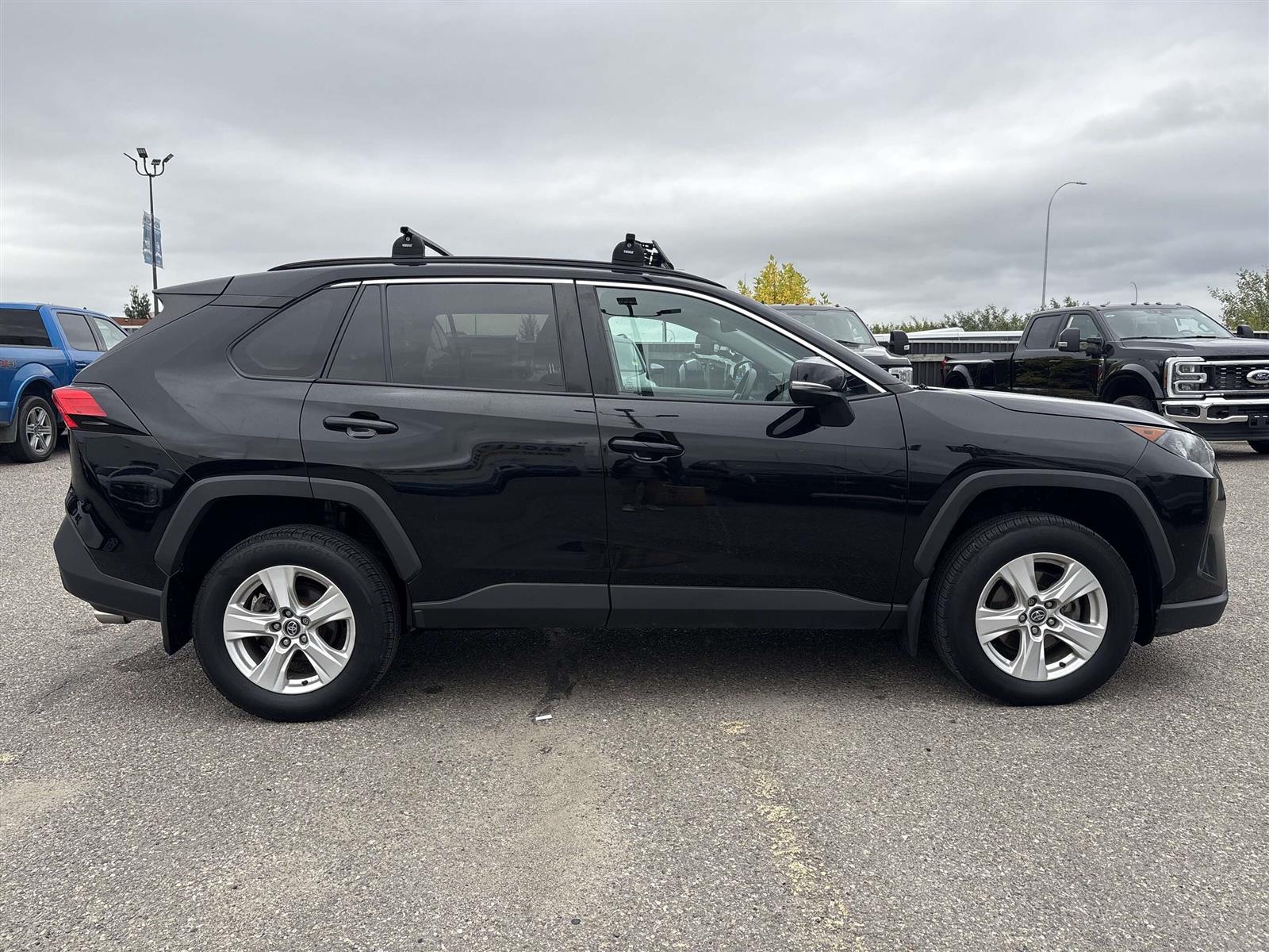 2019 Toyota RAV4 LE UPGRADE AWD | HEATED SEATS | ROOF RACK - Thumbnail 9
