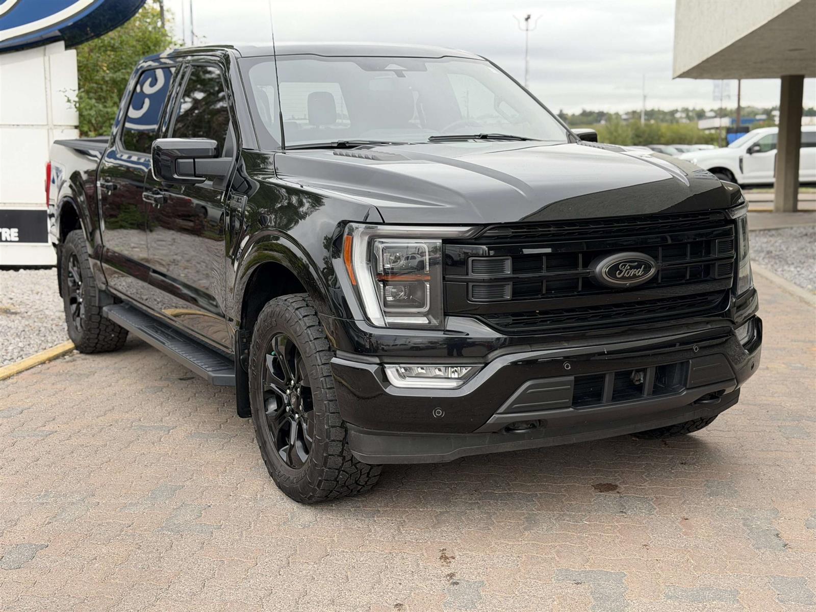 2023 Ford F 150 LARIAT 502A BLACK PACKAGE FX4 | SUNROOF | 360 CAM - Thumbnail 2
