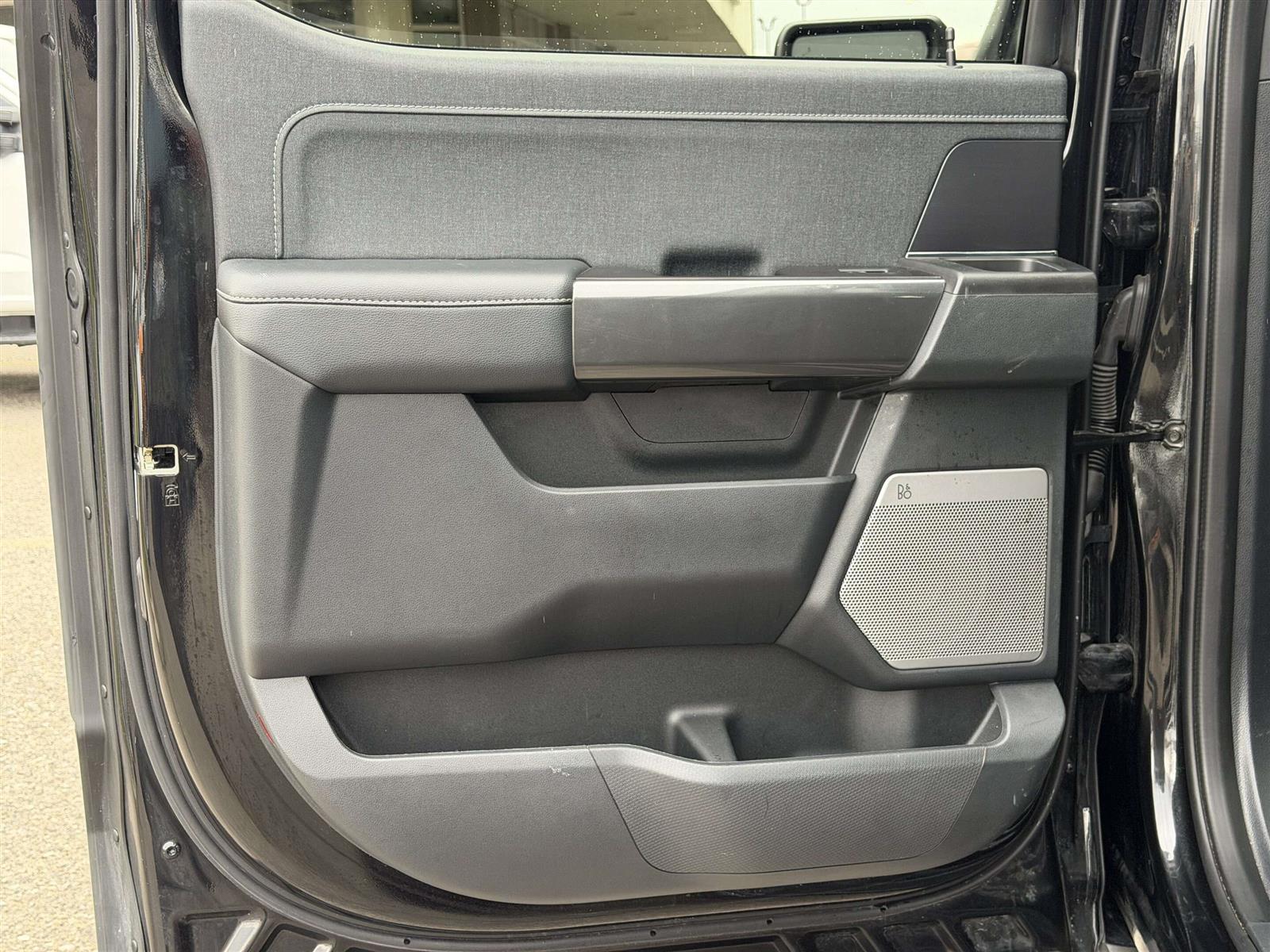 2023 Ford F 150 LARIAT 502A BLACK PACKAGE FX4 | SUNROOF | 360 CAM - Thumbnail 31