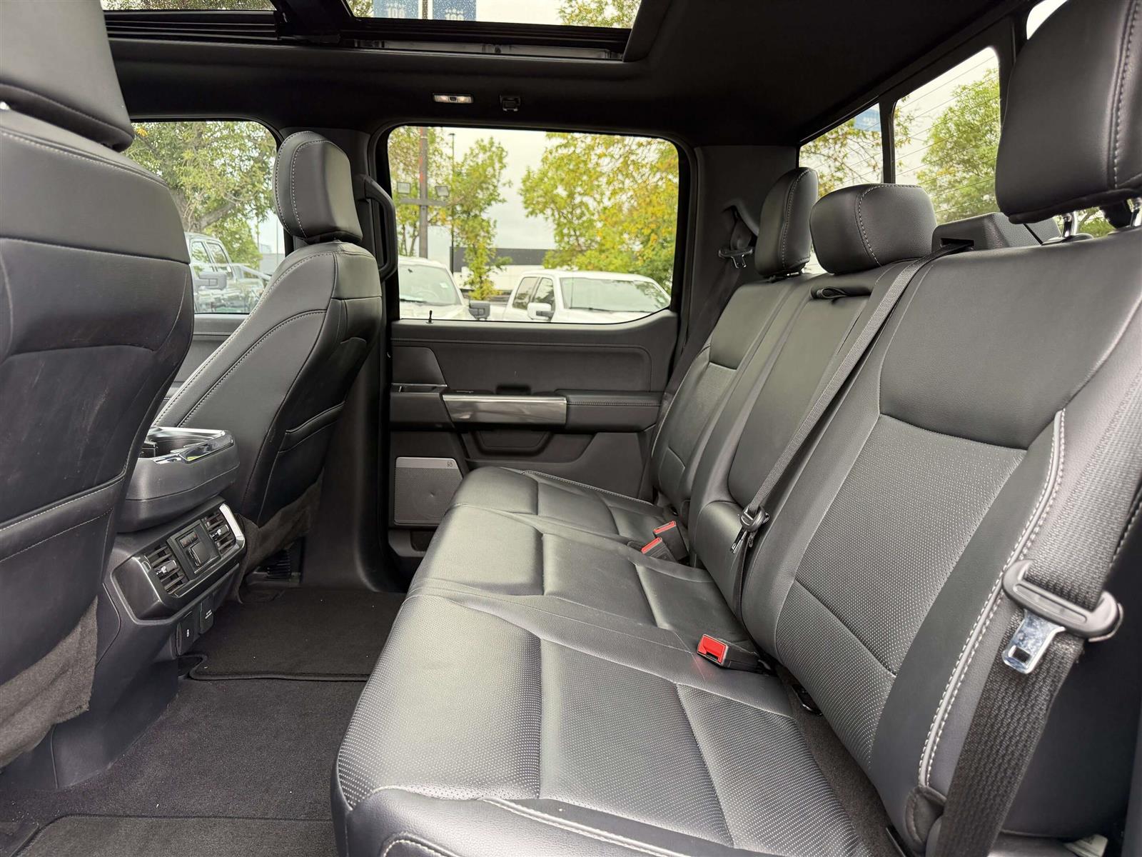 2023 Ford F 150 LARIAT 502A BLACK PACKAGE FX4 | SUNROOF | 360 CAM - Thumbnail 32