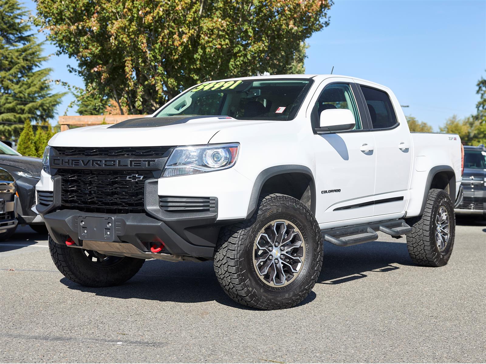 White 2022 Chevrolet Colorado Pickup Truck Four-Wheel Drive Automatic