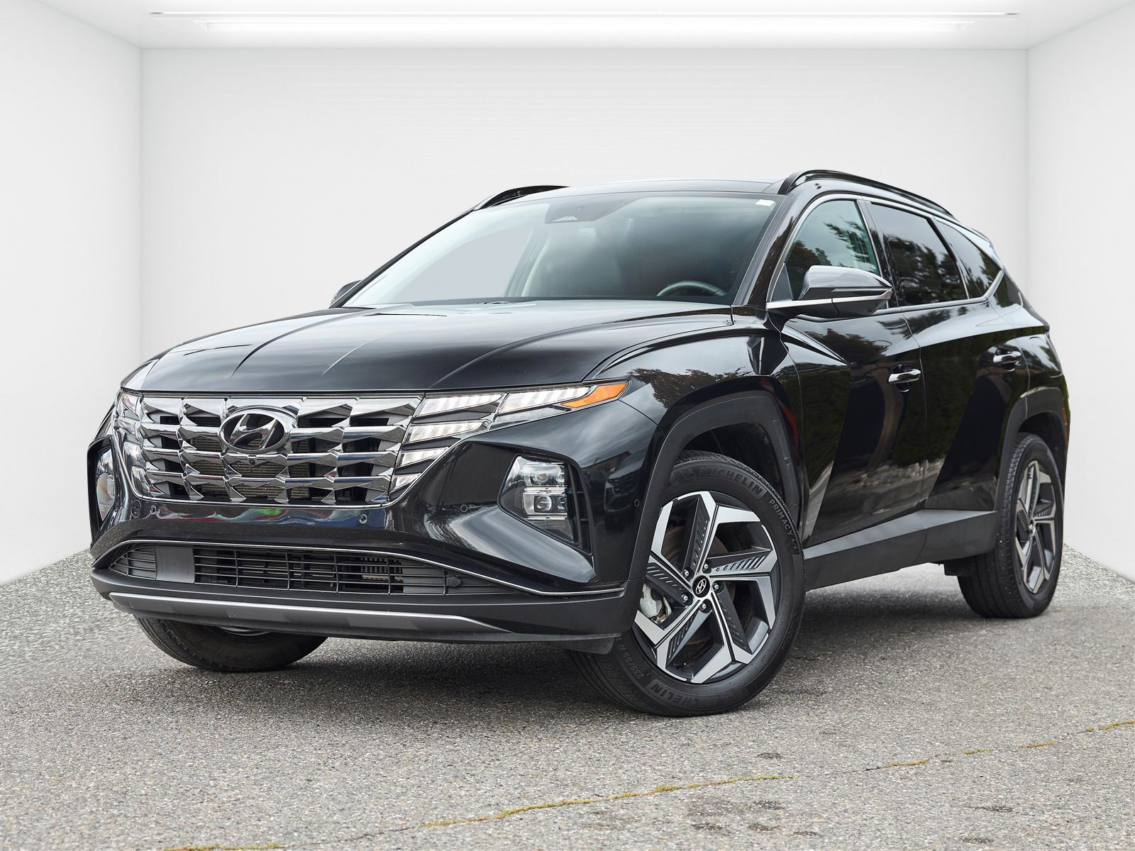 Gray 2024 Hyundai Tucson Hybrid SUV / Crossover Automatic