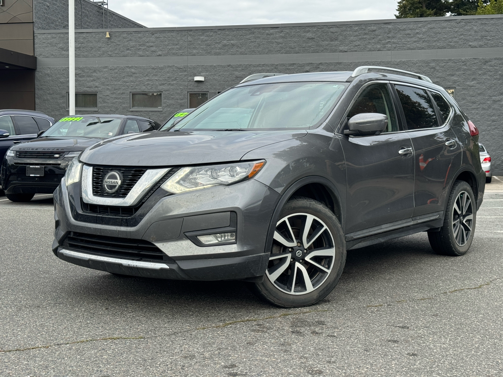 2020 Nissan Rogue SV - Main View