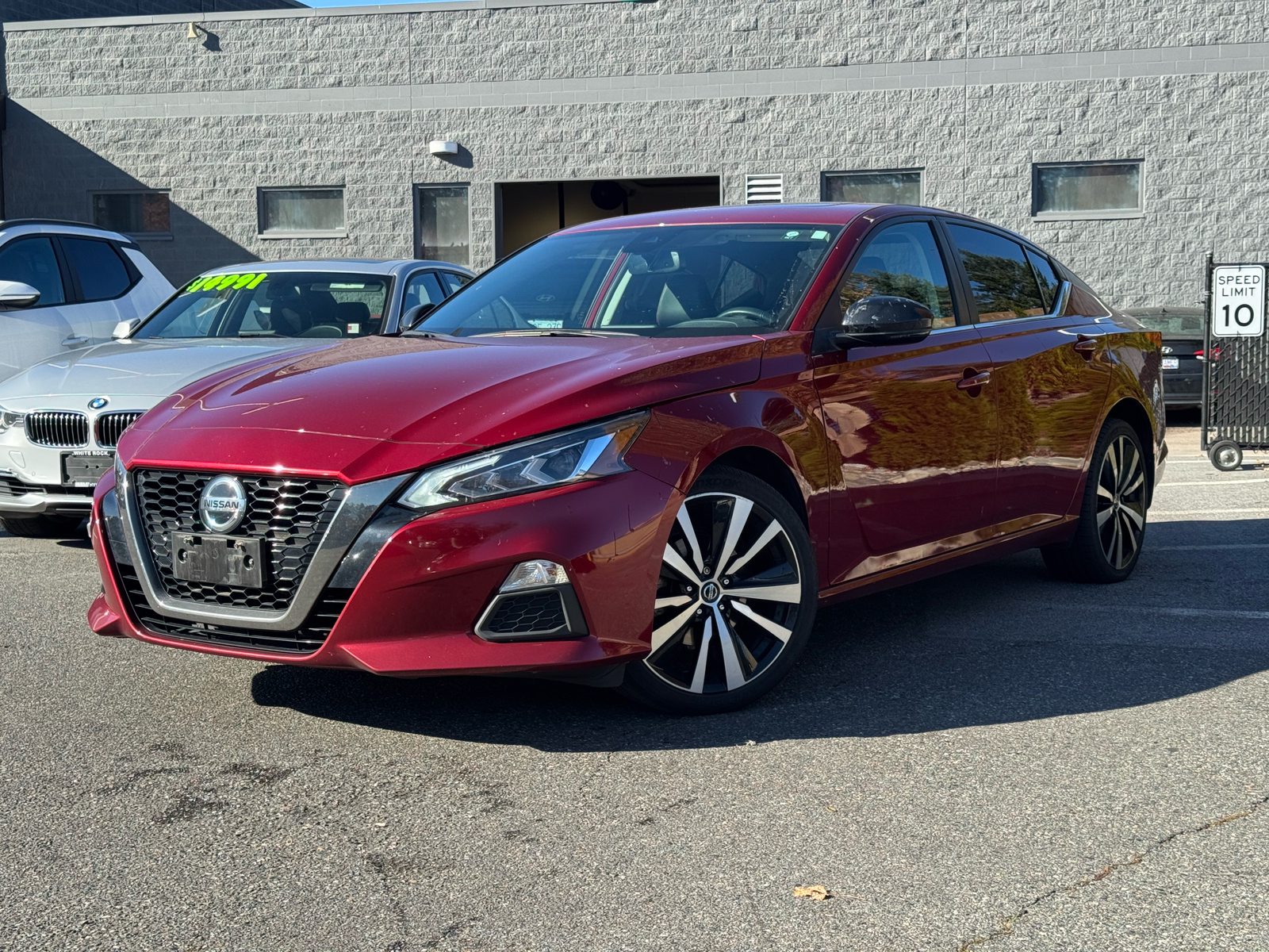 2021 Nissan Altima 2.5 SR - Main View