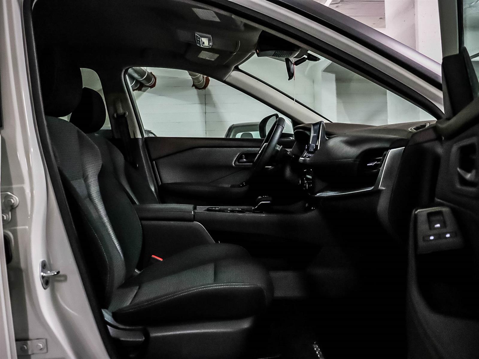 2022 Nissan Rogue - Thumbnail 13