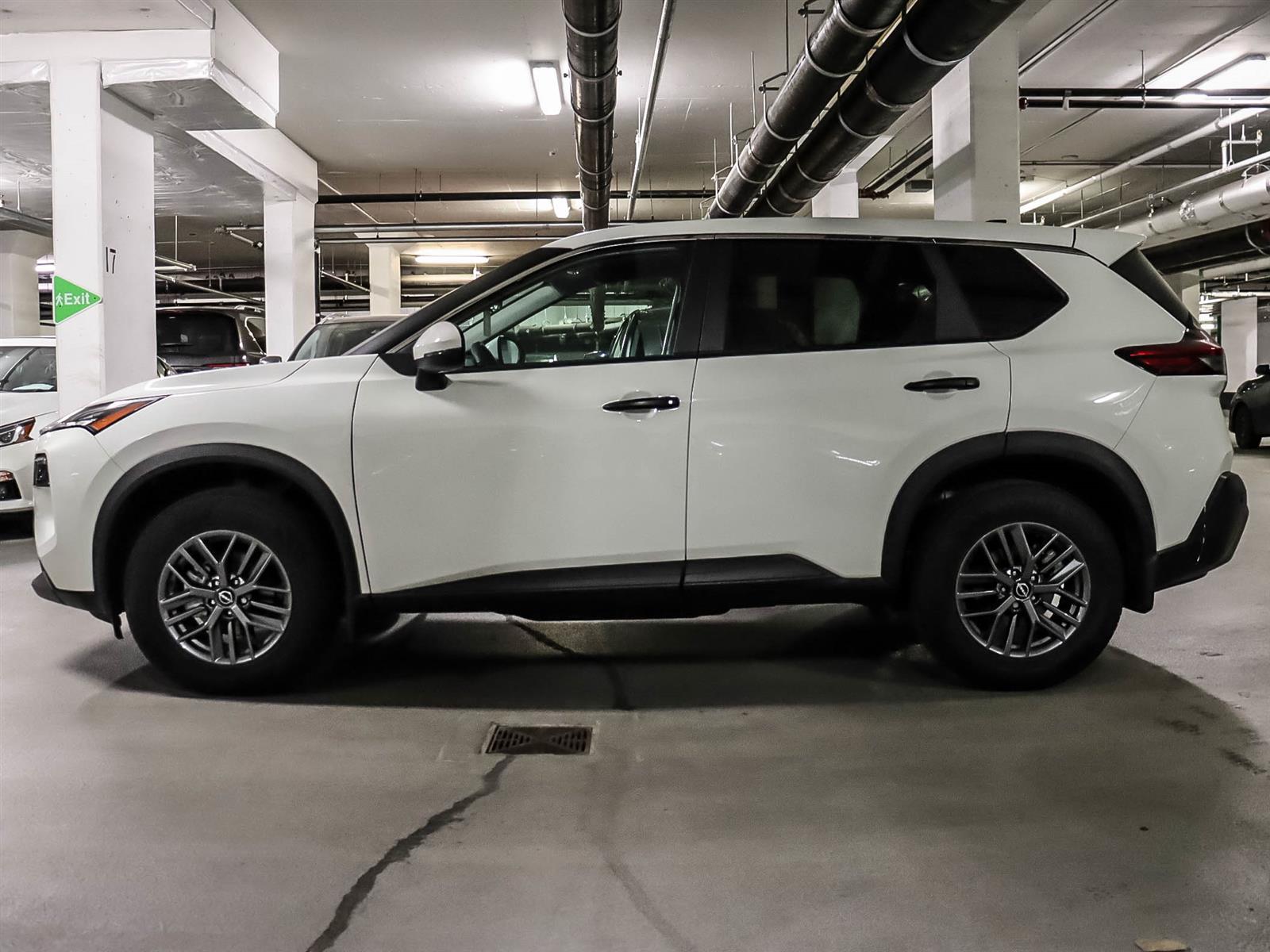 2022 Nissan Rogue - Thumbnail 3