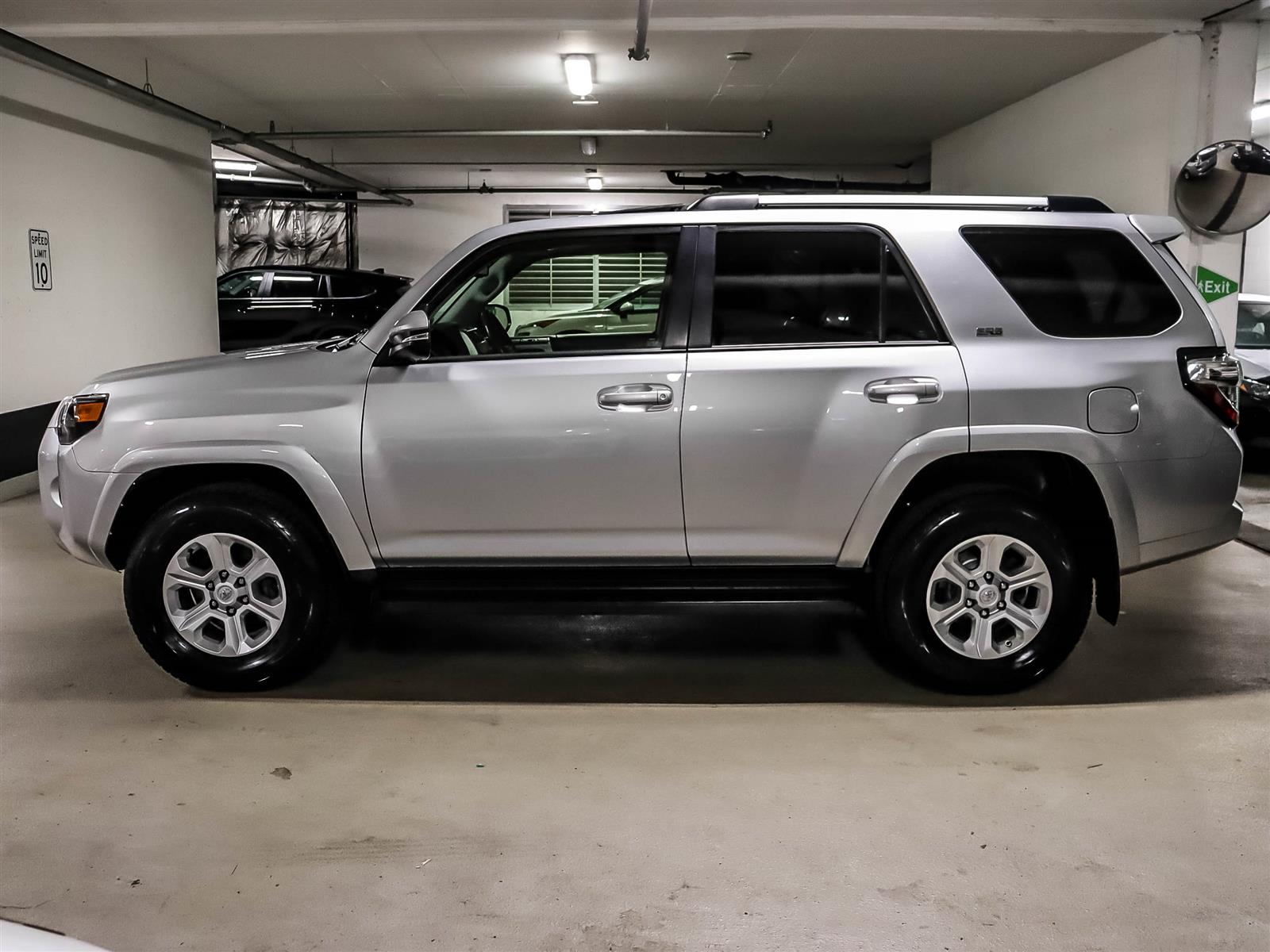 2024 Toyota 4Runner Base - Thumbnail 5