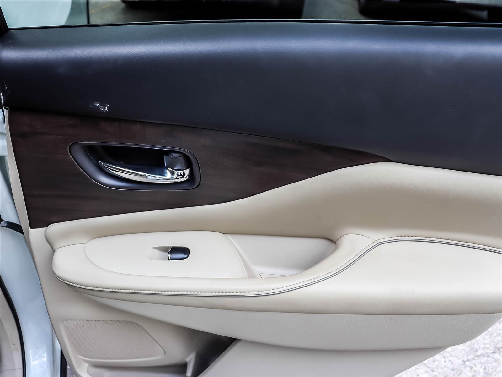 2019 Nissan Murano - Thumbnail 16