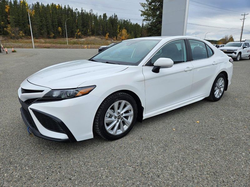 2024 Toyota Camry SE AWD