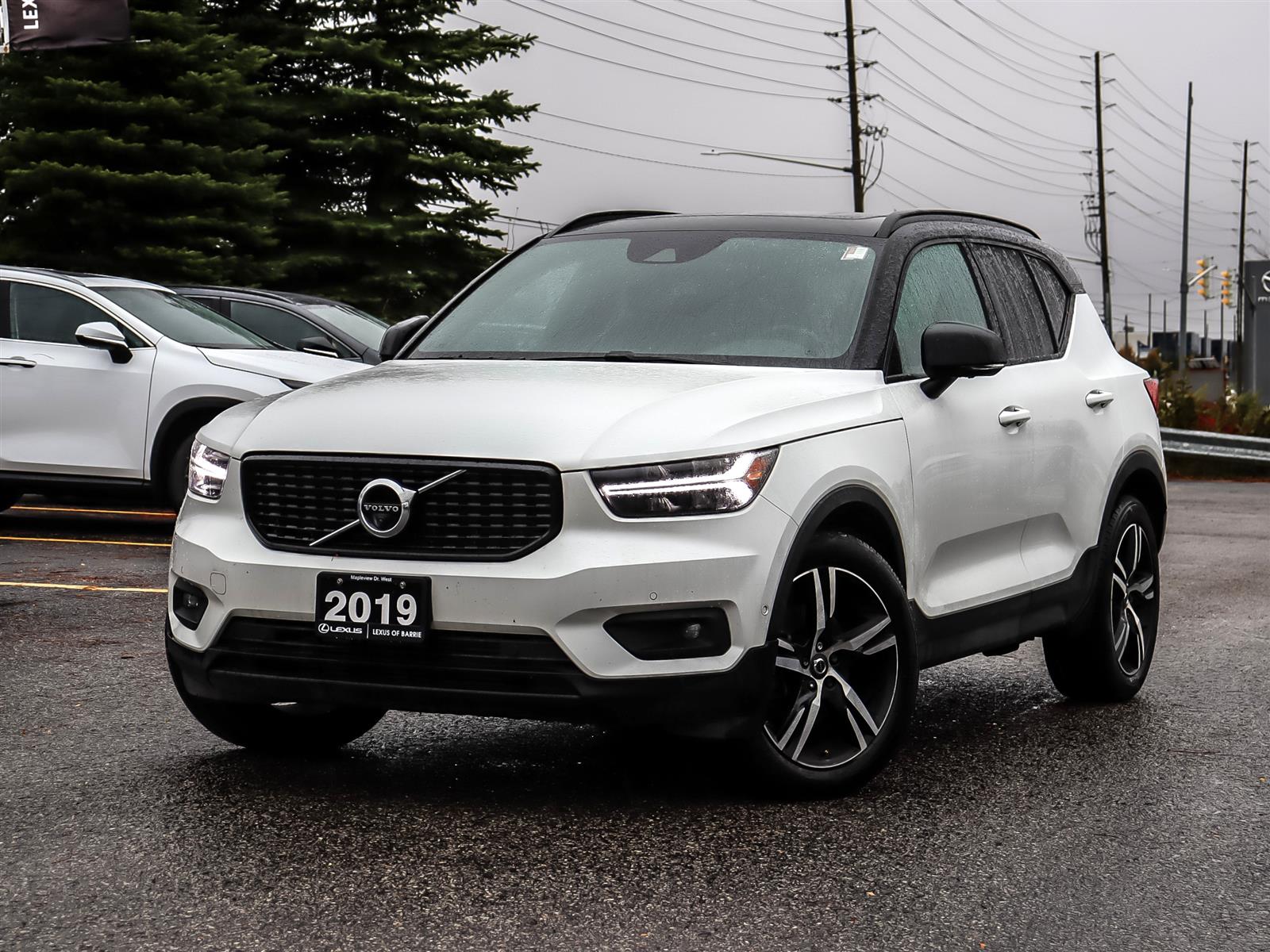 CRYSTAL WHITE M 2019 Volvo XC40 SUV / Crossover All-Wheel Drive Automatic