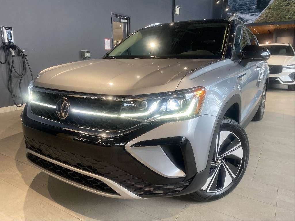 Pyrite Silver Metallic with black roof 2024 Volkswagen Taos SUV / Crossover Automatic