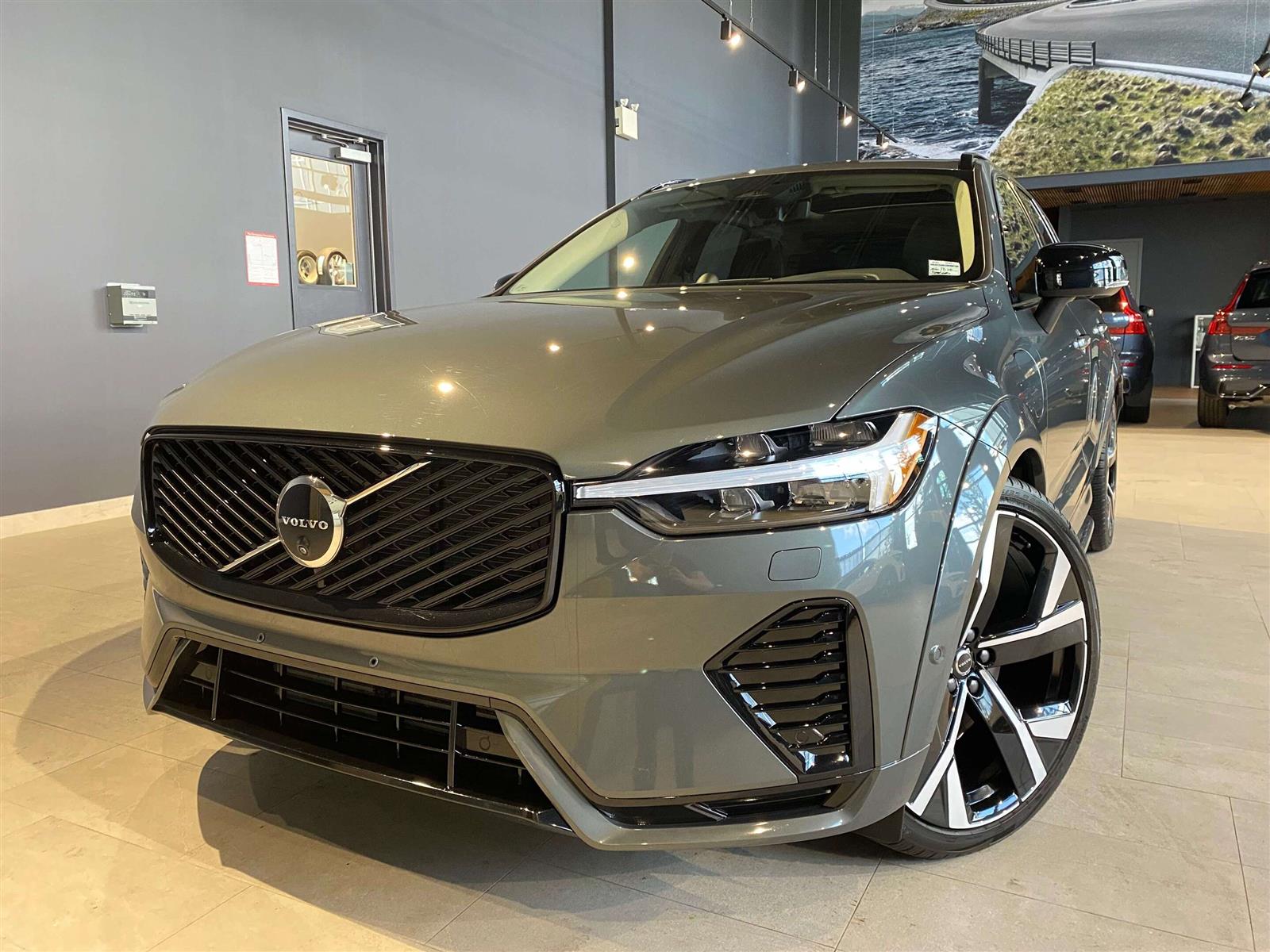 Forest Lake Metallic 2026 Volvo XC60 SUV / Crossover All-Wheel Drive Automatic