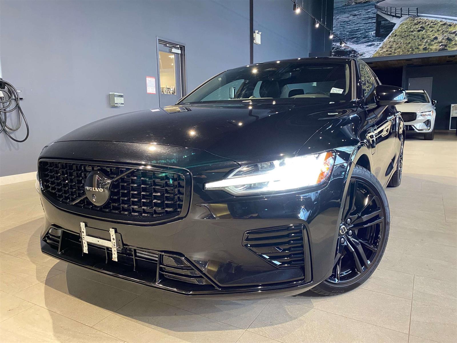 Onyx Black Metallic 2025 Volvo S60 Sedan All-Wheel Drive Automatic