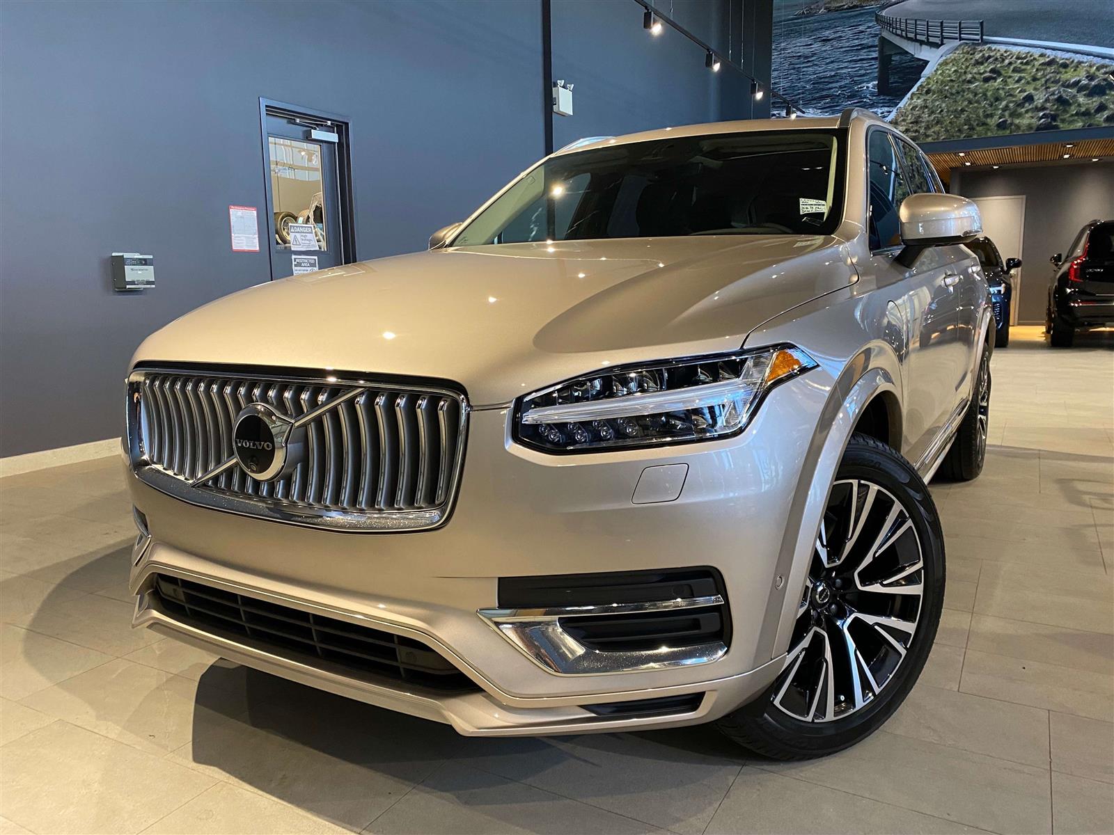 2024 Volvo XC90 Recharge T8 eAWD PHEV Plus Bright Theme 7-Seater - Main View