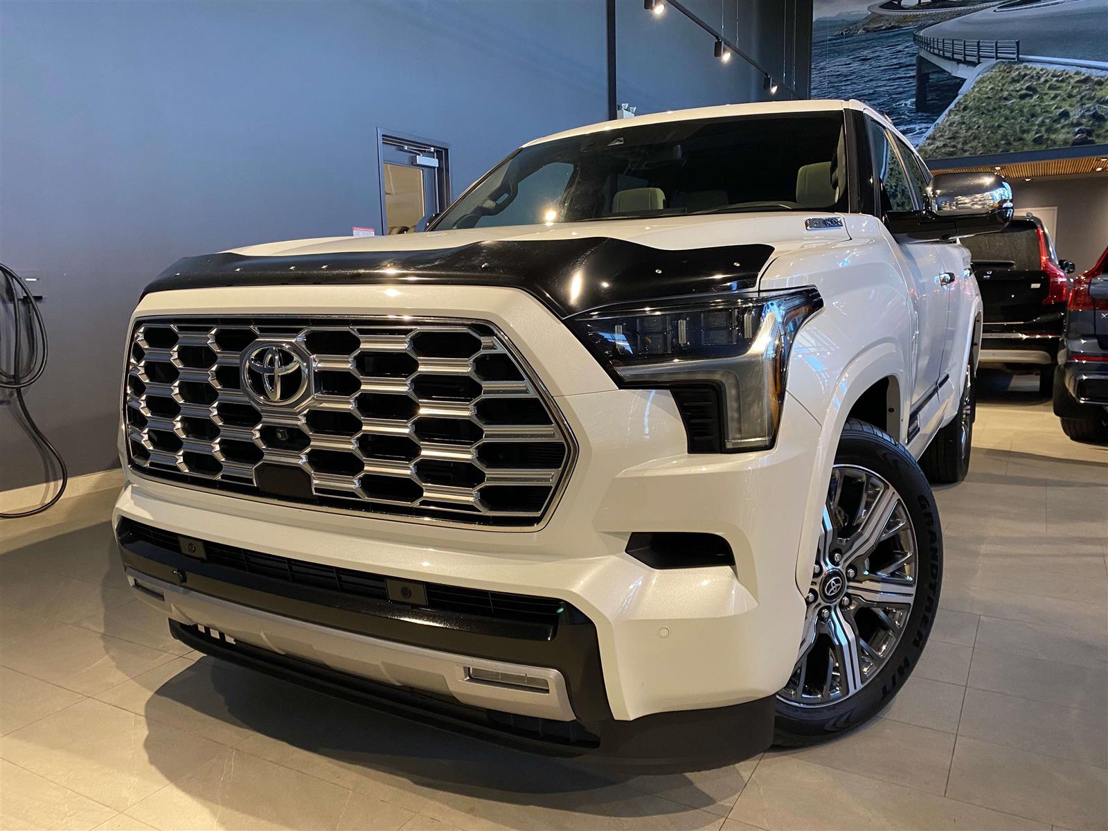 2025 Toyota Sequoia Hybrid
