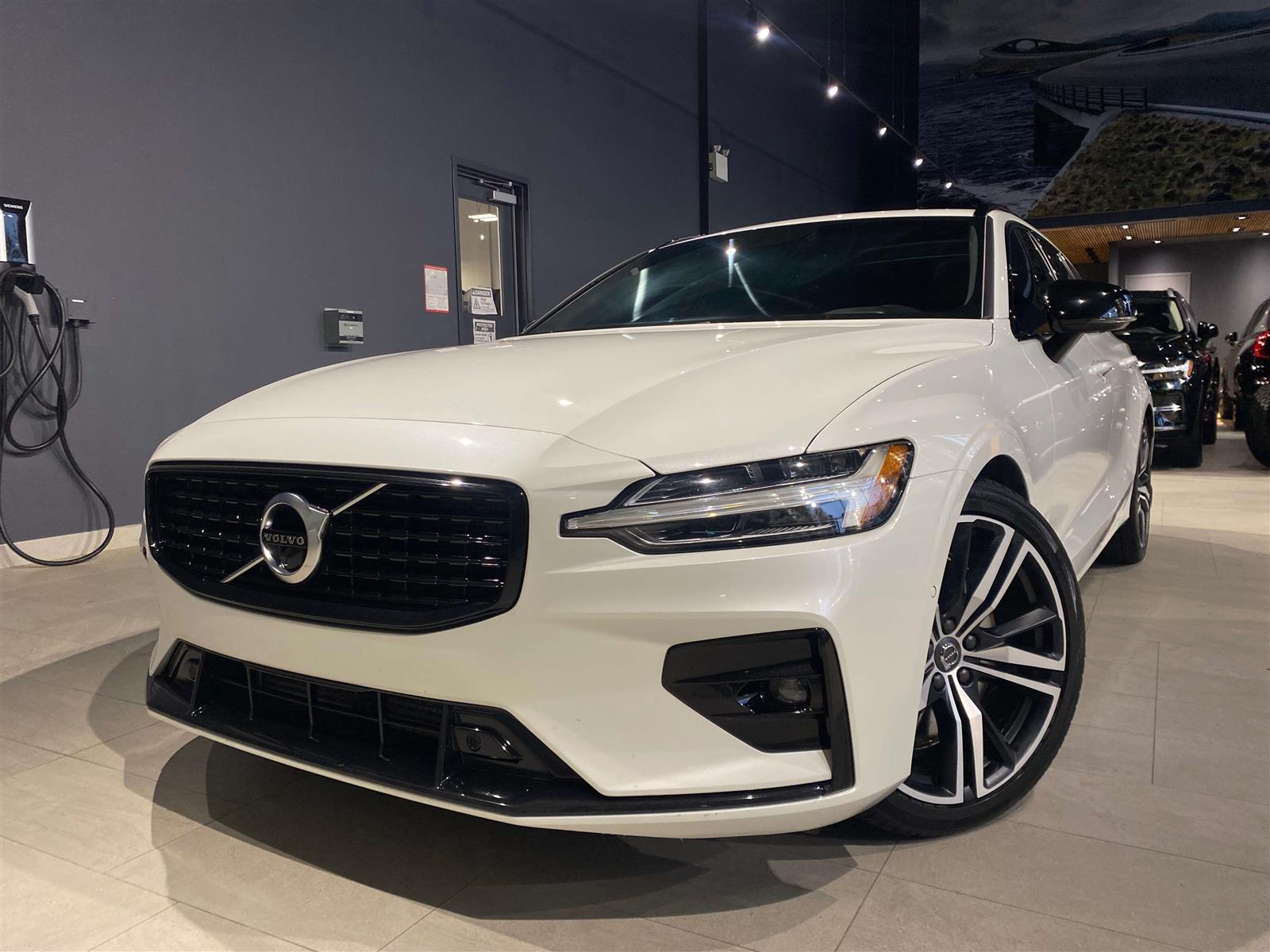 2021 Volvo V60 T6 AWD R-Design - Main View