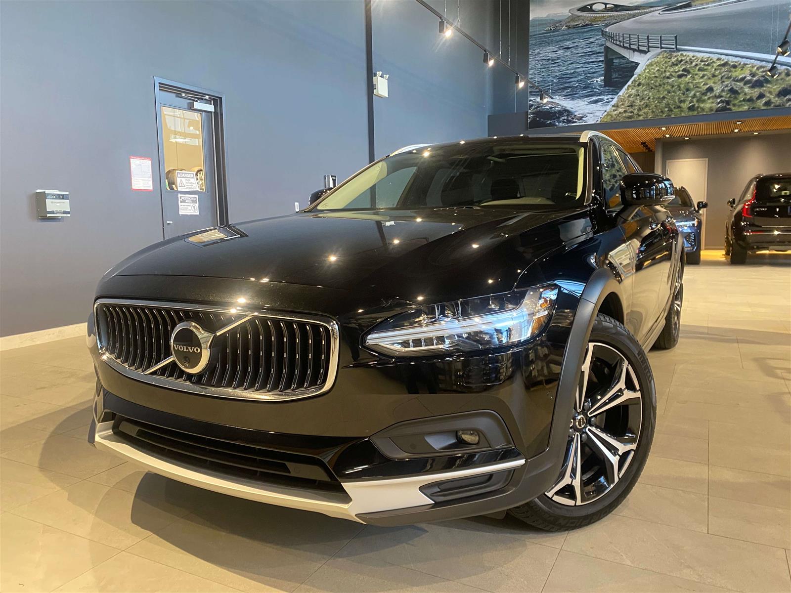 2025 Volvo V90 Cross Country
