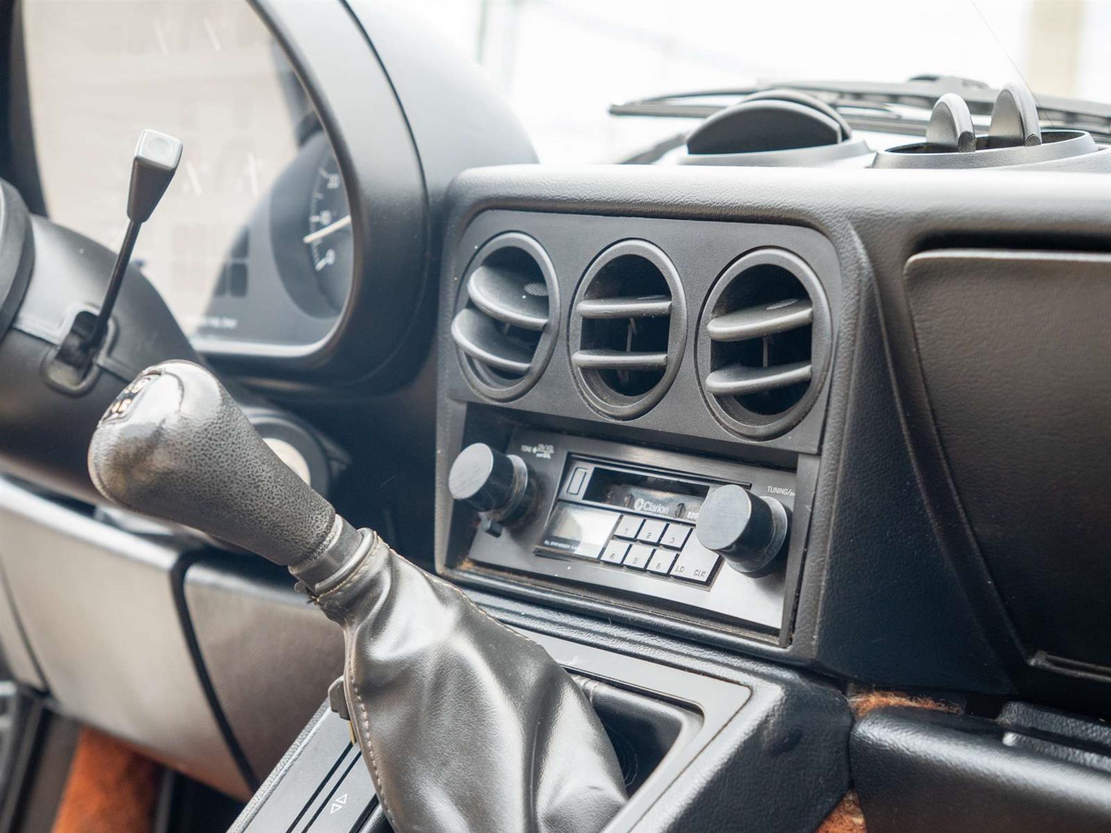 1987 Alfa Romeo Spider 2dr Coupe Graduate - Thumbnail 24