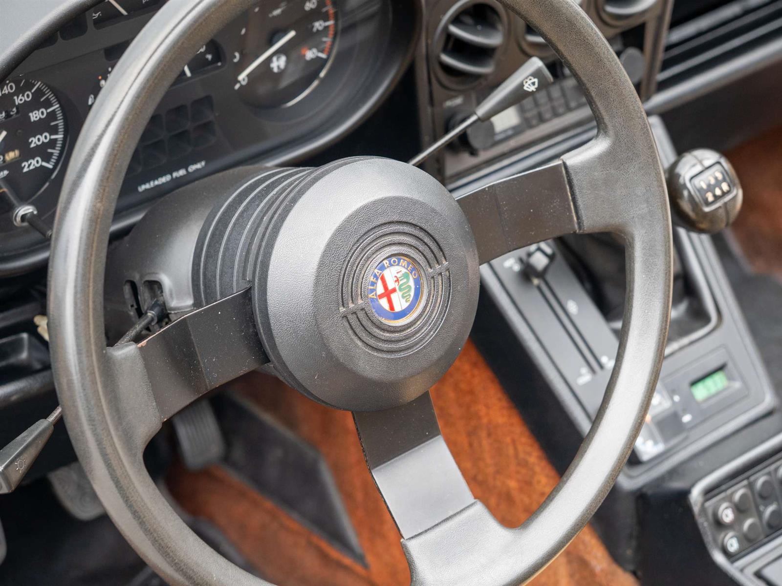 1987 Alfa Romeo Spider 2dr Coupe Graduate - Thumbnail 29