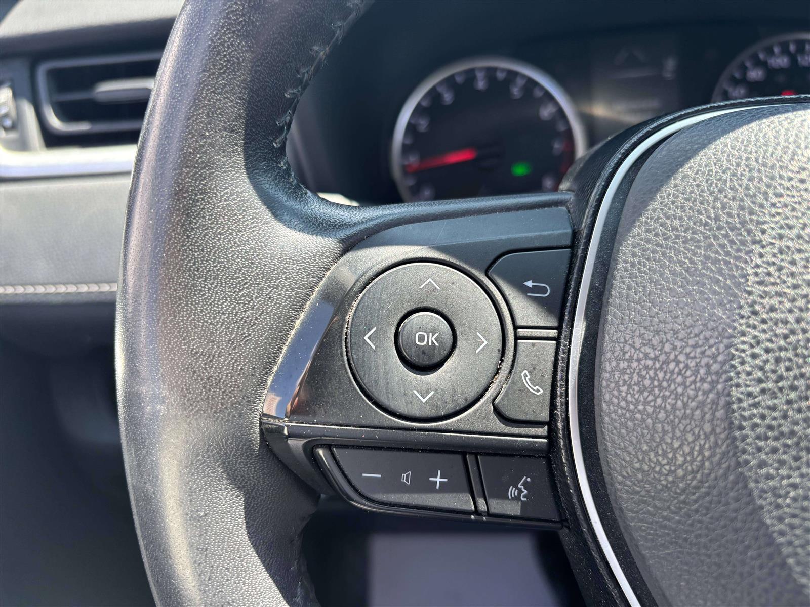 2021 Toyota RAV4 XLE - Thumbnail 15